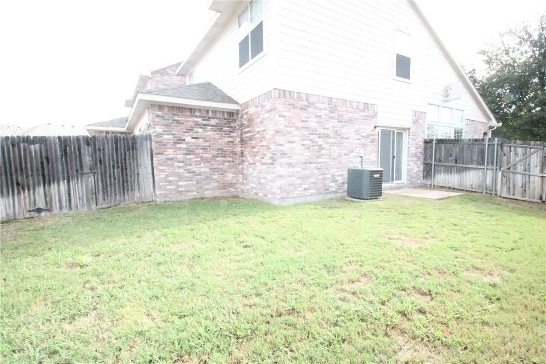 Duplex For Rent in Collin County , 1905 Nest Place, Plano, Texas 75093, 3 Bedroom, 3 Bathroom, 2 Garage spaces, 1,575 Sqft, built in 2000, mls#21383586, Real Estate Agent in Plano, Homes For Rent in Collin county, Homes For Rent in Plano, Realtor in Plano Texas, Real Estate Brokerage Independent Realty Texas, Luminita Cordes Realtor
