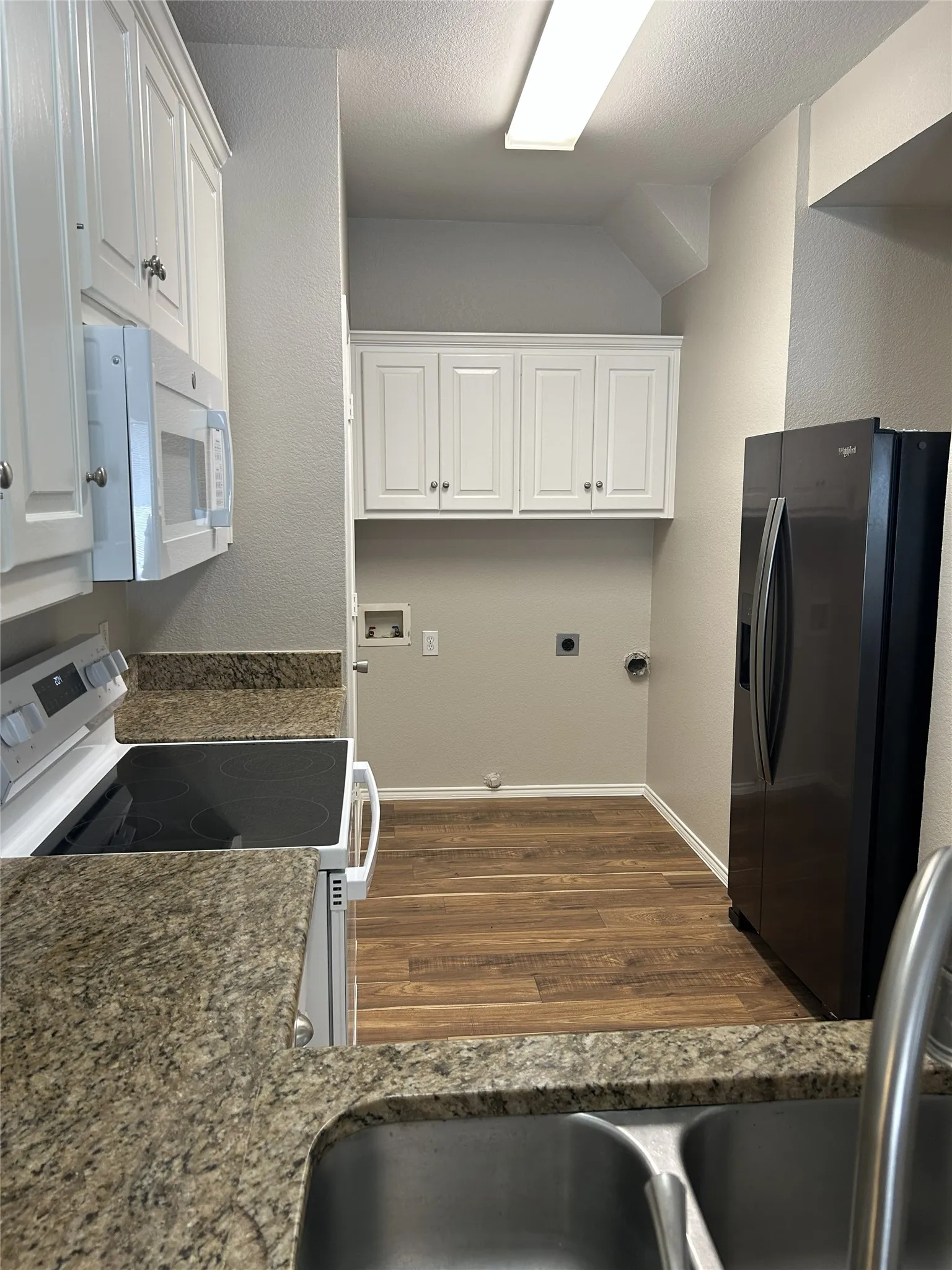 Duplex For Rent in Collin County , 1905 Nest Place, Plano, Texas 75093, 3 Bedroom, 3 Bathroom, 2 Garage spaces, 1,575 Sqft, built in 2000, mls#21383586, Real Estate Agent in Plano, Homes For Rent in Collin county, Homes For Rent in Plano, Realtor in Plano Texas, Real Estate Brokerage Independent Realty Texas, Luminita Cordes Realtor