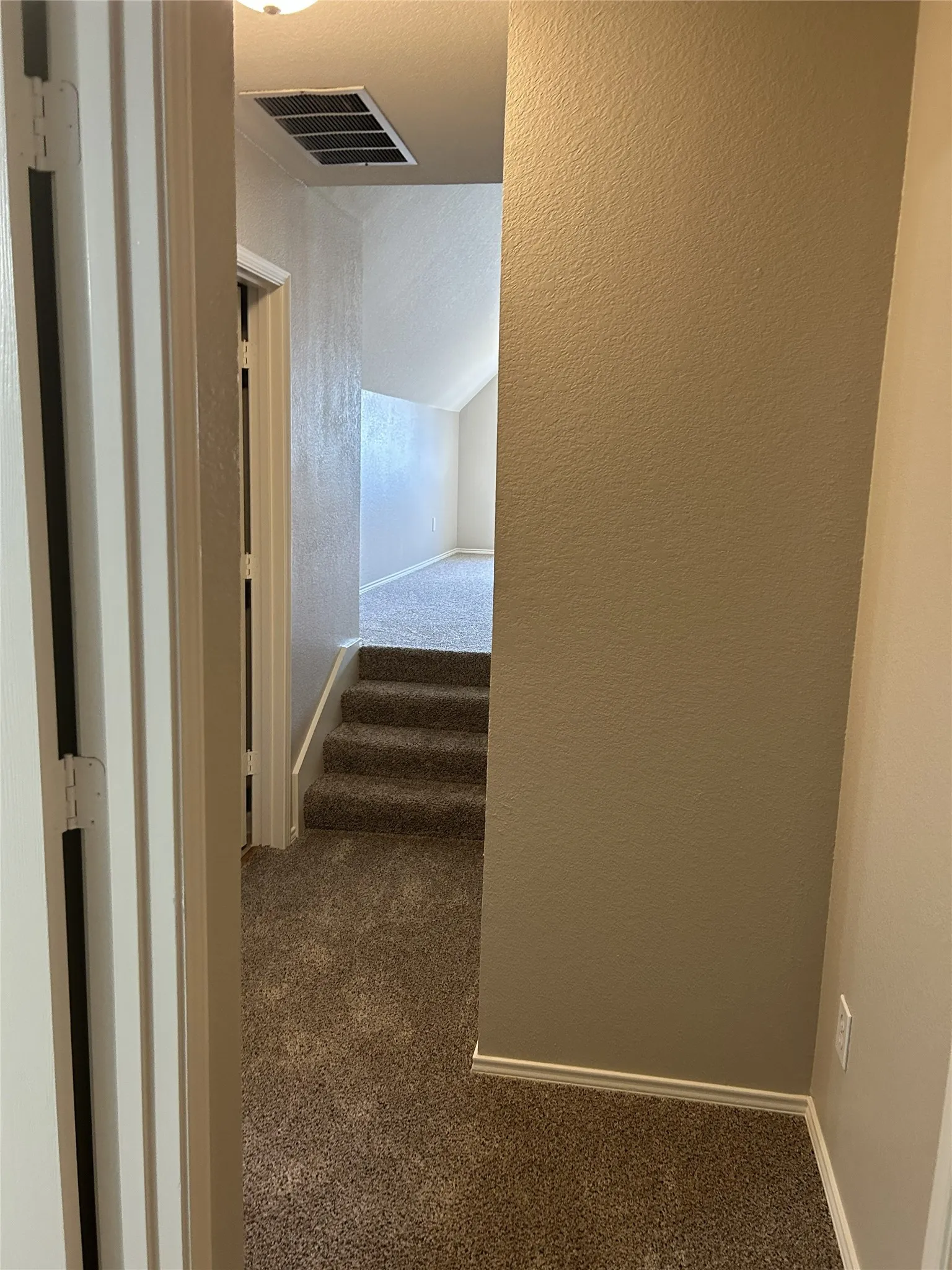 Duplex For Rent in Collin County , 1905 Nest Place, Plano, Texas 75093, 3 Bedroom, 3 Bathroom, 2 Garage spaces, 1,575 Sqft, built in 2000, mls#21383586, Real Estate Agent in Plano, Homes For Rent in Collin county, Homes For Rent in Plano, Realtor in Plano Texas, Real Estate Brokerage Independent Realty Texas, Luminita Cordes Realtor