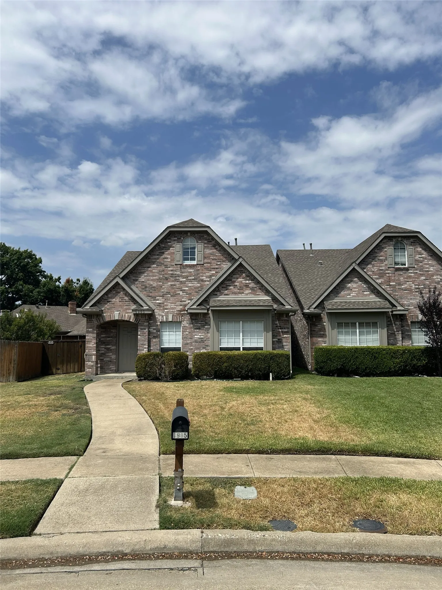 Duplex For Rent in Collin County , 1905 Nest Place, Plano, Texas 75093, 3 Bedroom, 3 Bathroom, 2 Garage spaces, 1,575 Sqft, built in 2000, mls#21383586, Real Estate Agent in Plano, Homes For Rent in Collin county, Homes For Rent in Plano, Realtor in Plano Texas, Real Estate Brokerage Independent Realty Texas, Luminita Cordes Realtor