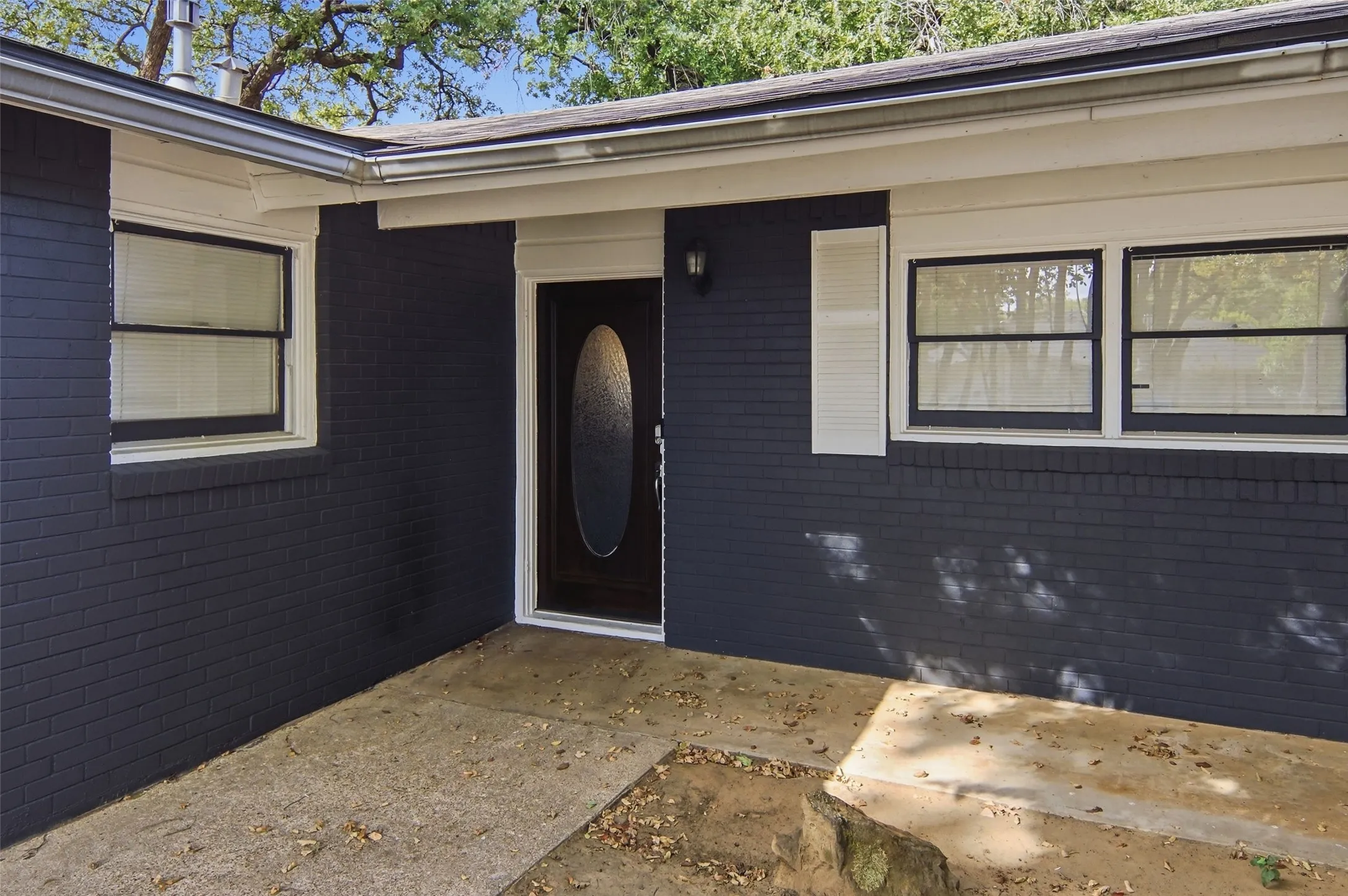 Single Family Residence For Sale in Tarrant County , 1704 Robin Road, Pantego, Texas 76013, 4 Bedroom, 2 Bathroom, 2 Garage spaces, 1,548 Sqft, built in 1959, mls#21383506, Real Estate Agent in Pantego, Homes For Sale in Tarrant county, Homes For Sale in Pantego, Realtor in Pantego Texas, Real Estate Brokerage Independent Realty Texas, Luminita Cordes Realtor