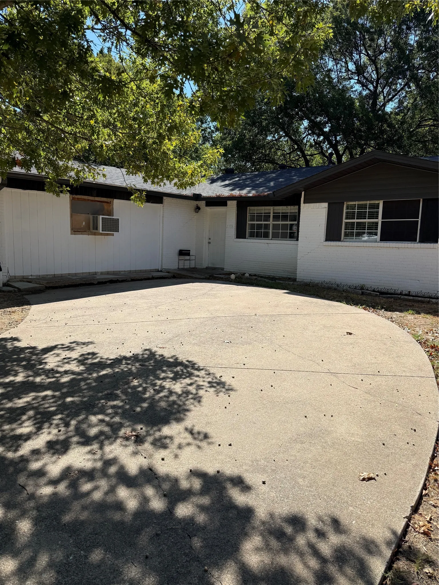 Single Family Residence For Sale in Dallas County , 2718 Cartwright Street, Irving, Texas 75062, 3 Bedroom, 2 Bathroom, Garage spaces, 1,732 Sqft, built in 1961, mls#21383598, Real Estate Agent in Irving, Homes For Sale in Dallas county, Homes For Sale in Irving, Realtor in Irving Texas, Real Estate Brokerage Independent Realty Texas, Luminita Cordes Realtor