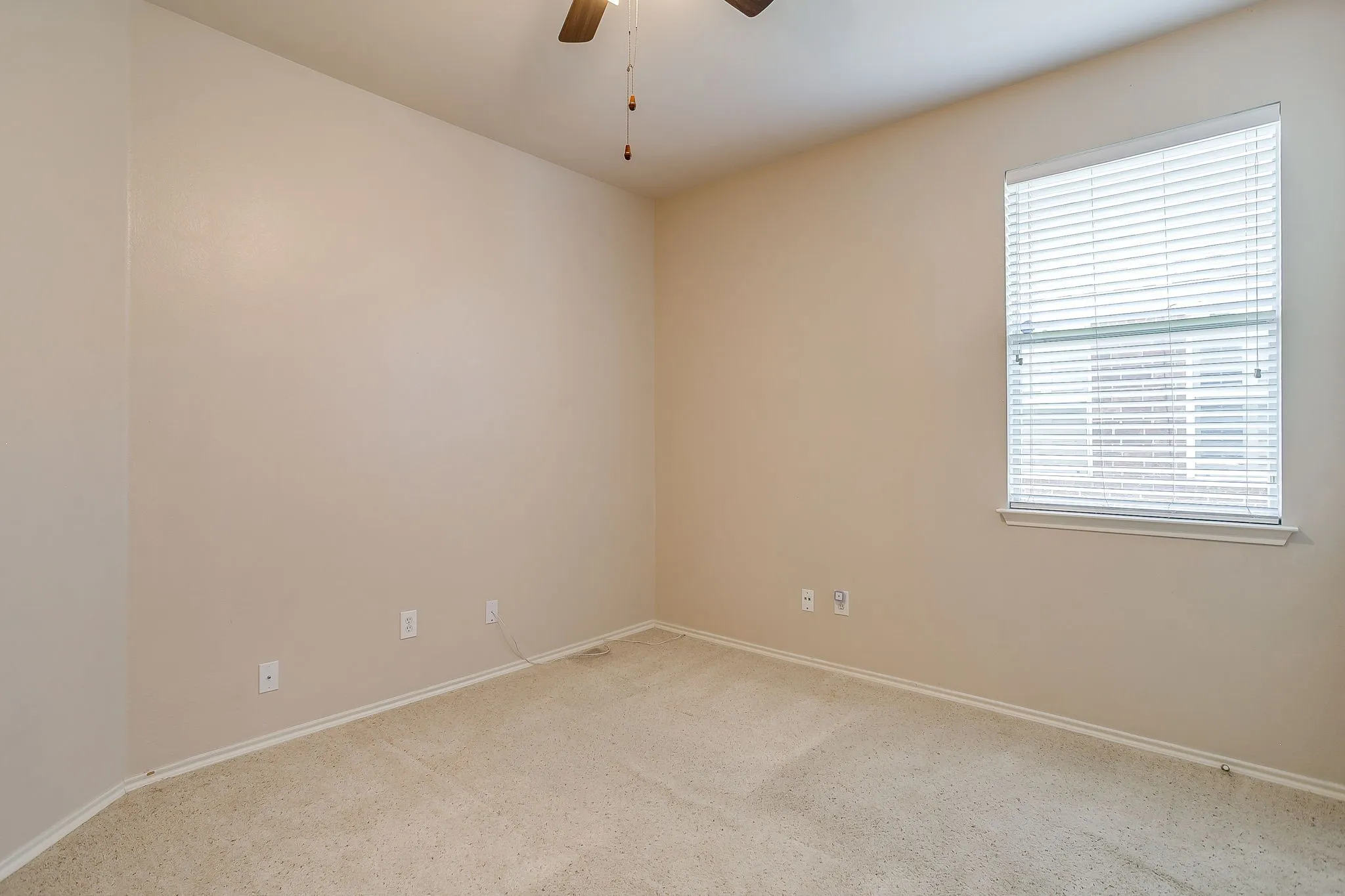 Single Family Residence For Rent in Tarrant County , 9712 Minton Drive, Fort Worth, Texas 76108, 3 Bedroom, 2 Bathroom, 2 Garage spaces, 1,864 Sqft, built in 2005, mls#21383601, Real Estate Agent in Fort Worth, Homes For Rent in Tarrant county, Homes For Rent in Fort Worth, Realtor in Fort Worth Texas, Real Estate Brokerage Independent Realty Texas, Luminita Cordes Realtor