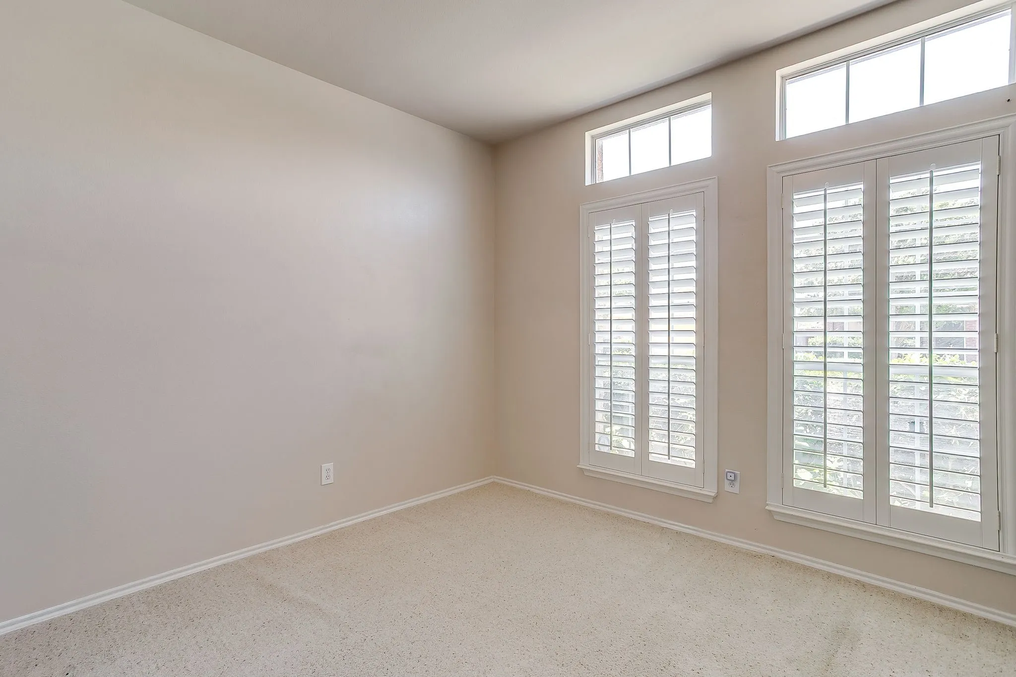 Single Family Residence For Rent in Tarrant County , 9712 Minton Drive, Fort Worth, Texas 76108, 3 Bedroom, 2 Bathroom, 2 Garage spaces, 1,864 Sqft, built in 2005, mls#21383601, Real Estate Agent in Fort Worth, Homes For Rent in Tarrant county, Homes For Rent in Fort Worth, Realtor in Fort Worth Texas, Real Estate Brokerage Independent Realty Texas, Luminita Cordes Realtor