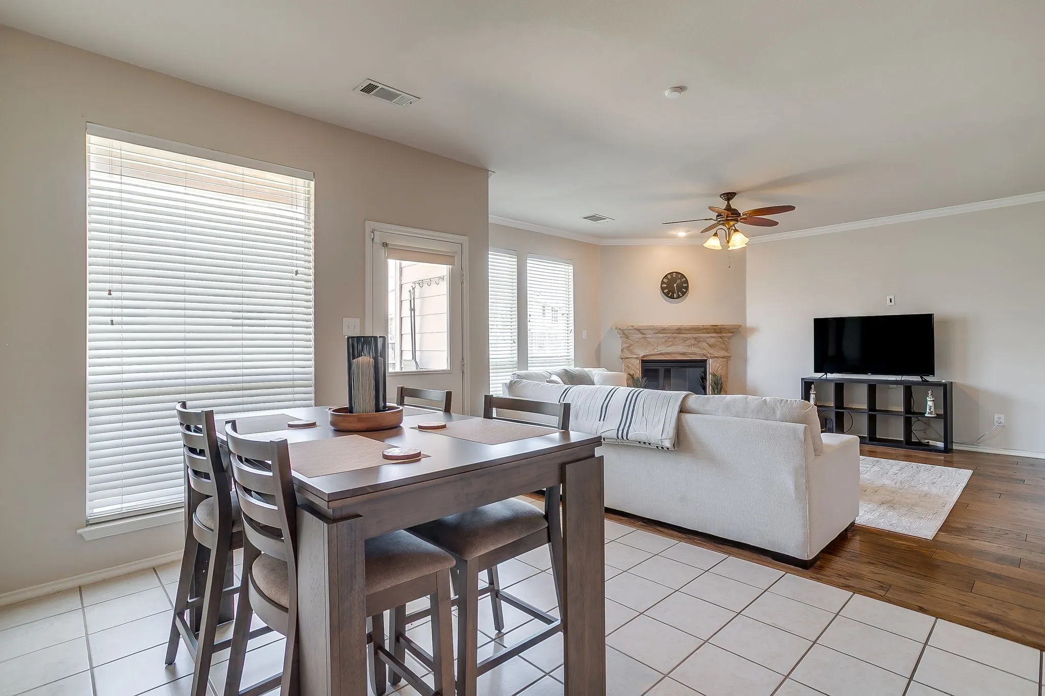 Single Family Residence For Rent in Tarrant County , 9712 Minton Drive, Fort Worth, Texas 76108, 3 Bedroom, 2 Bathroom, 2 Garage spaces, 1,864 Sqft, built in 2005, mls#21383601, Real Estate Agent in Fort Worth, Homes For Rent in Tarrant county, Homes For Rent in Fort Worth, Realtor in Fort Worth Texas, Real Estate Brokerage Independent Realty Texas, Luminita Cordes Realtor