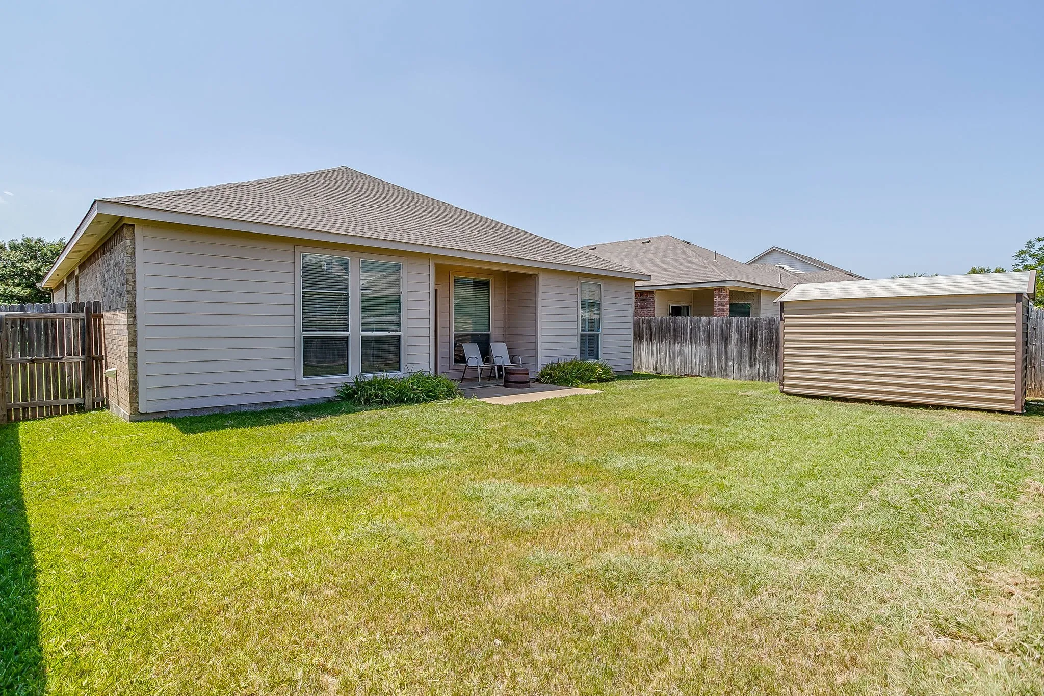 Single Family Residence For Rent in Tarrant County , 9712 Minton Drive, Fort Worth, Texas 76108, 3 Bedroom, 2 Bathroom, 2 Garage spaces, 1,864 Sqft, built in 2005, mls#21383601, Real Estate Agent in Fort Worth, Homes For Rent in Tarrant county, Homes For Rent in Fort Worth, Realtor in Fort Worth Texas, Real Estate Brokerage Independent Realty Texas, Luminita Cordes Realtor
