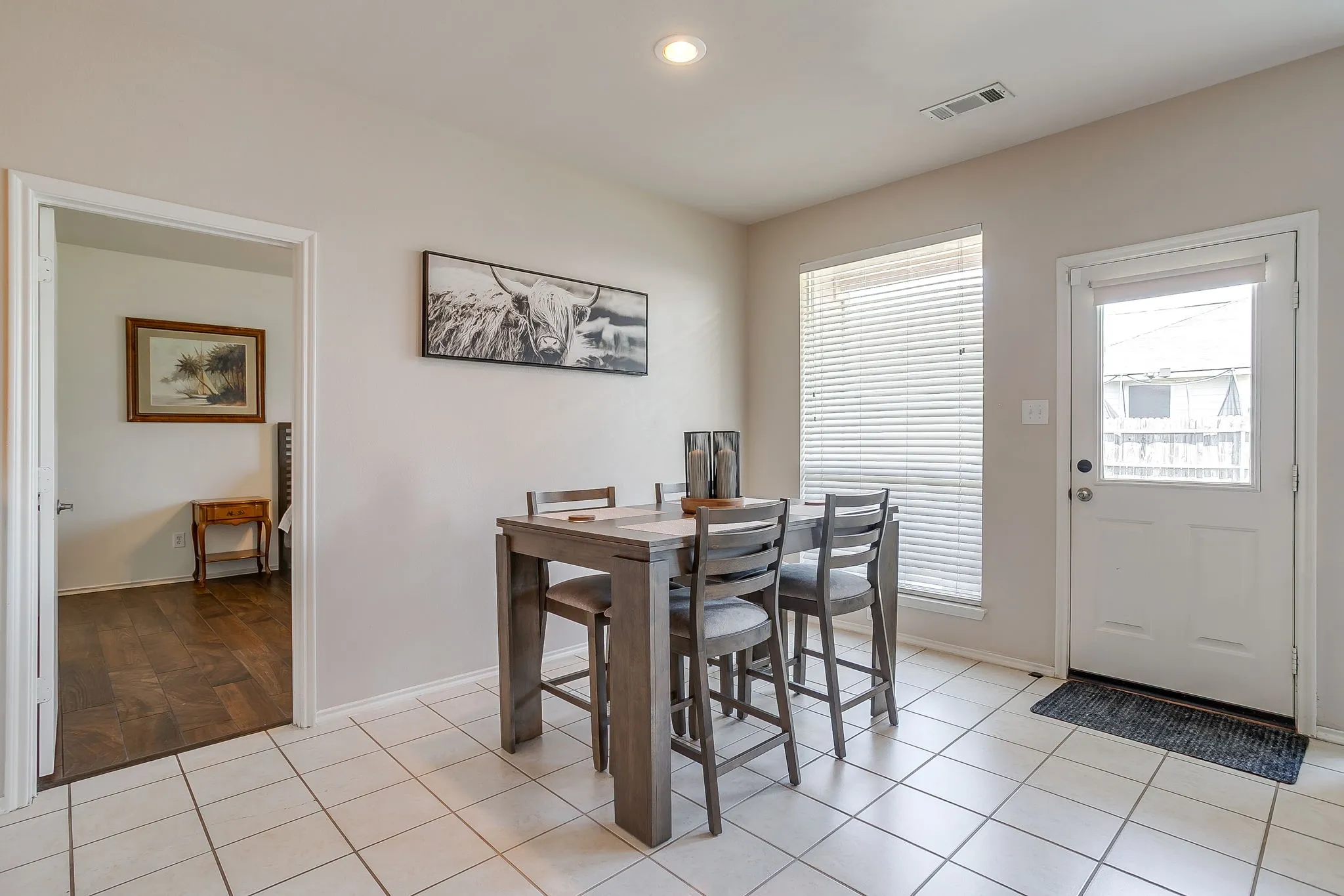 Single Family Residence For Rent in Tarrant County , 9712 Minton Drive, Fort Worth, Texas 76108, 3 Bedroom, 2 Bathroom, 2 Garage spaces, 1,864 Sqft, built in 2005, mls#21383601, Real Estate Agent in Fort Worth, Homes For Rent in Tarrant county, Homes For Rent in Fort Worth, Realtor in Fort Worth Texas, Real Estate Brokerage Independent Realty Texas, Luminita Cordes Realtor