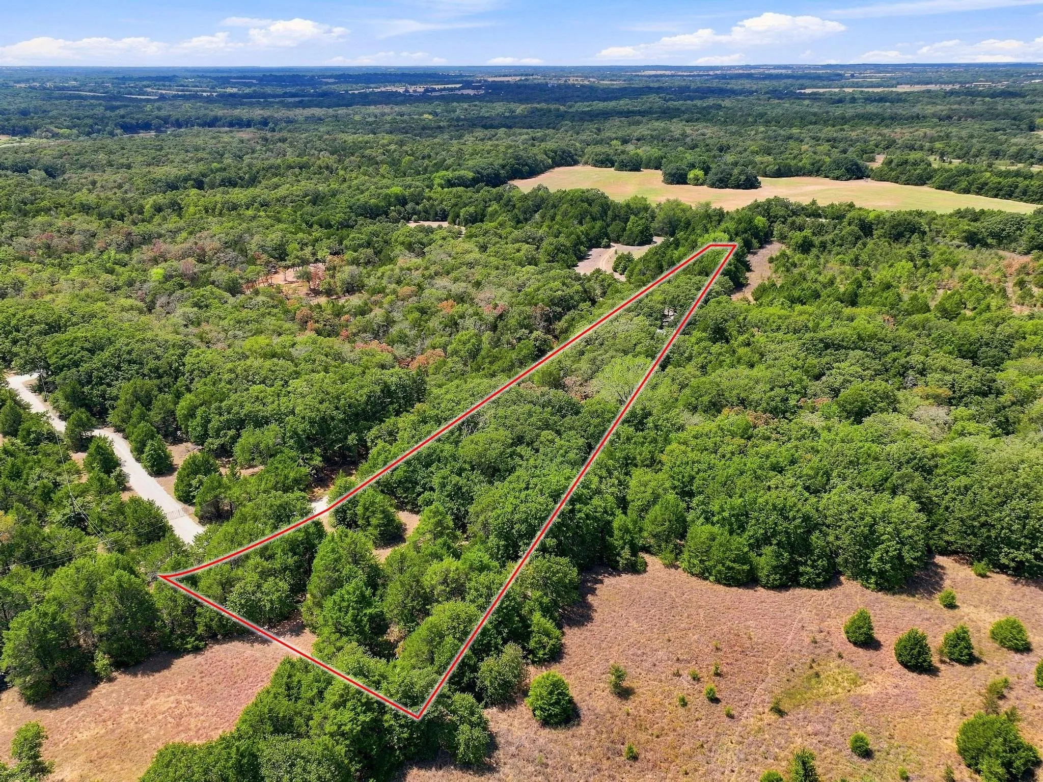 Single Family Residence For Sale in Grayson County , 710 Rio Roxo Road, Gordonville, Texas 76245, 1 Bedroom, 1 Bathroom, Garage spaces, 416 Sqft, built in 2024, mls#21383266, Real Estate Agent in Gordonville, Homes For Sale in Grayson county, Homes For Sale in Gordonville, Realtor in Gordonville Texas, Real Estate Brokerage Independent Realty Texas, Luminita Cordes Realtor