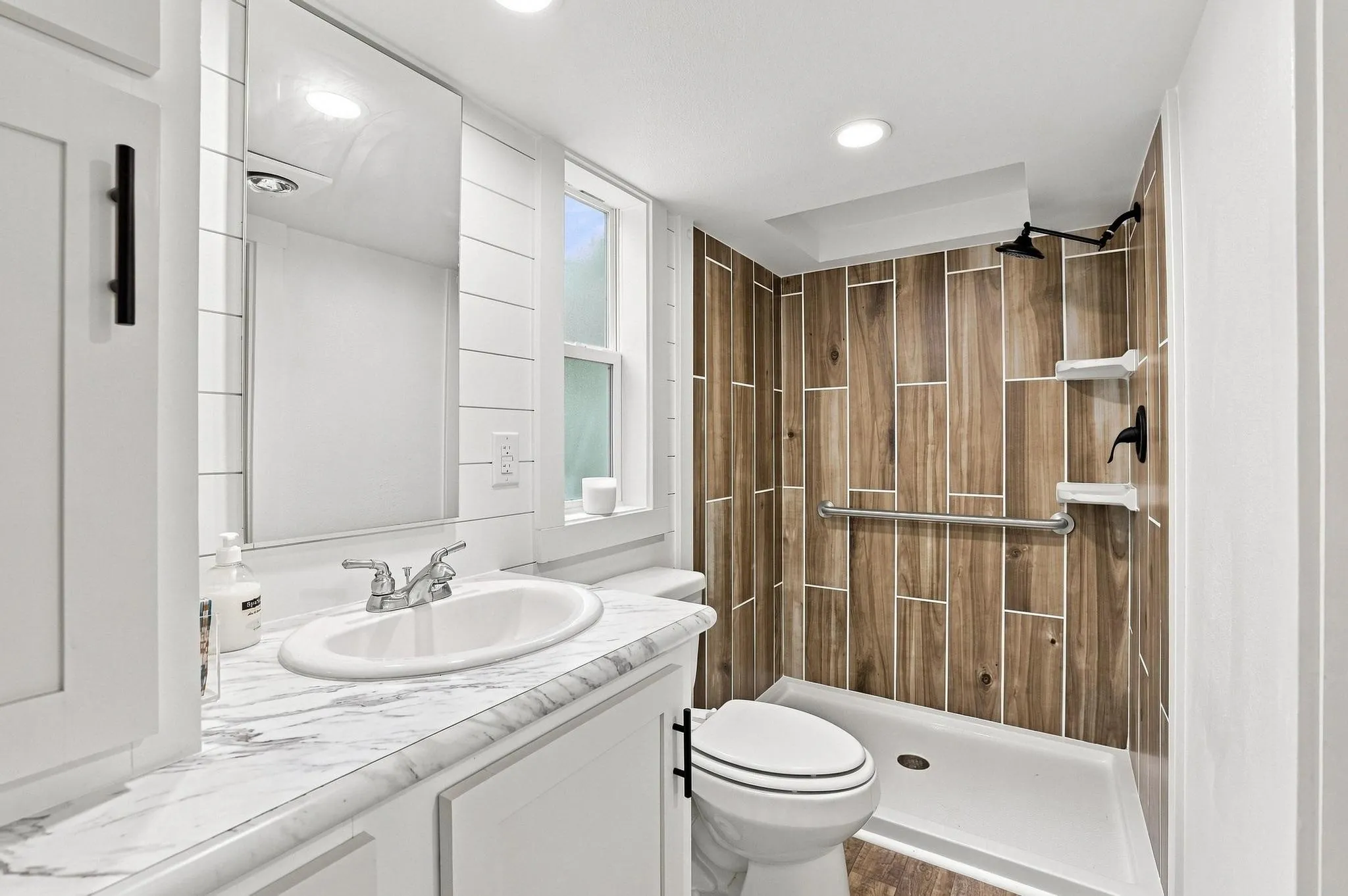 Single Family Residence For Sale in Grayson County , 710 Rio Roxo Road, Gordonville, Texas 76245, 1 Bedroom, 1 Bathroom, Garage spaces, 416 Sqft, built in 2024, mls#21383266, Real Estate Agent in Gordonville, Homes For Sale in Grayson county, Homes For Sale in Gordonville, Realtor in Gordonville Texas, Real Estate Brokerage Independent Realty Texas, Luminita Cordes Realtor