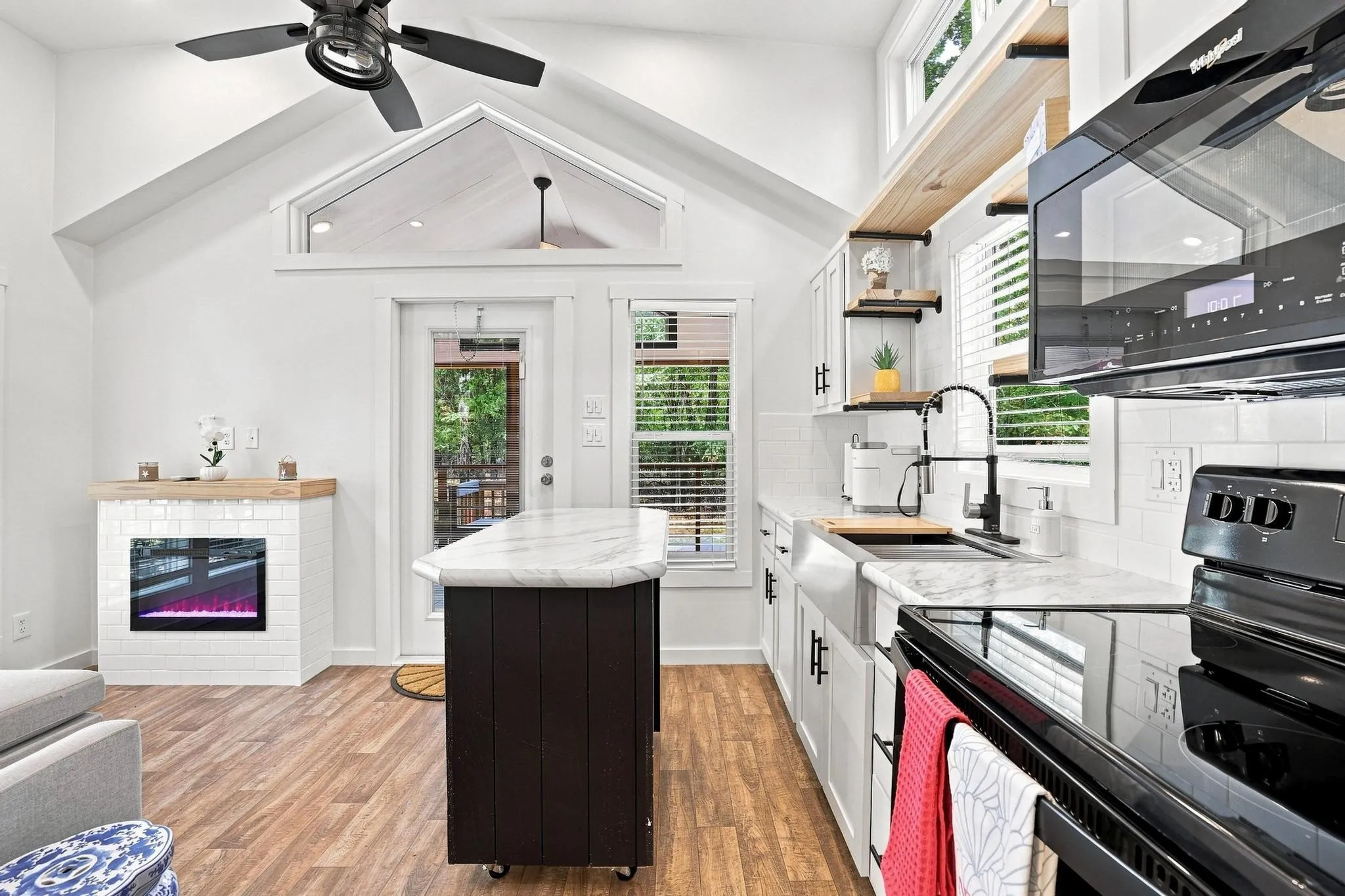 Single Family Residence For Sale in Grayson County , 710 Rio Roxo Road, Gordonville, Texas 76245, 1 Bedroom, 1 Bathroom, Garage spaces, 416 Sqft, built in 2024, mls#21383266, Real Estate Agent in Gordonville, Homes For Sale in Grayson county, Homes For Sale in Gordonville, Realtor in Gordonville Texas, Real Estate Brokerage Independent Realty Texas, Luminita Cordes Realtor