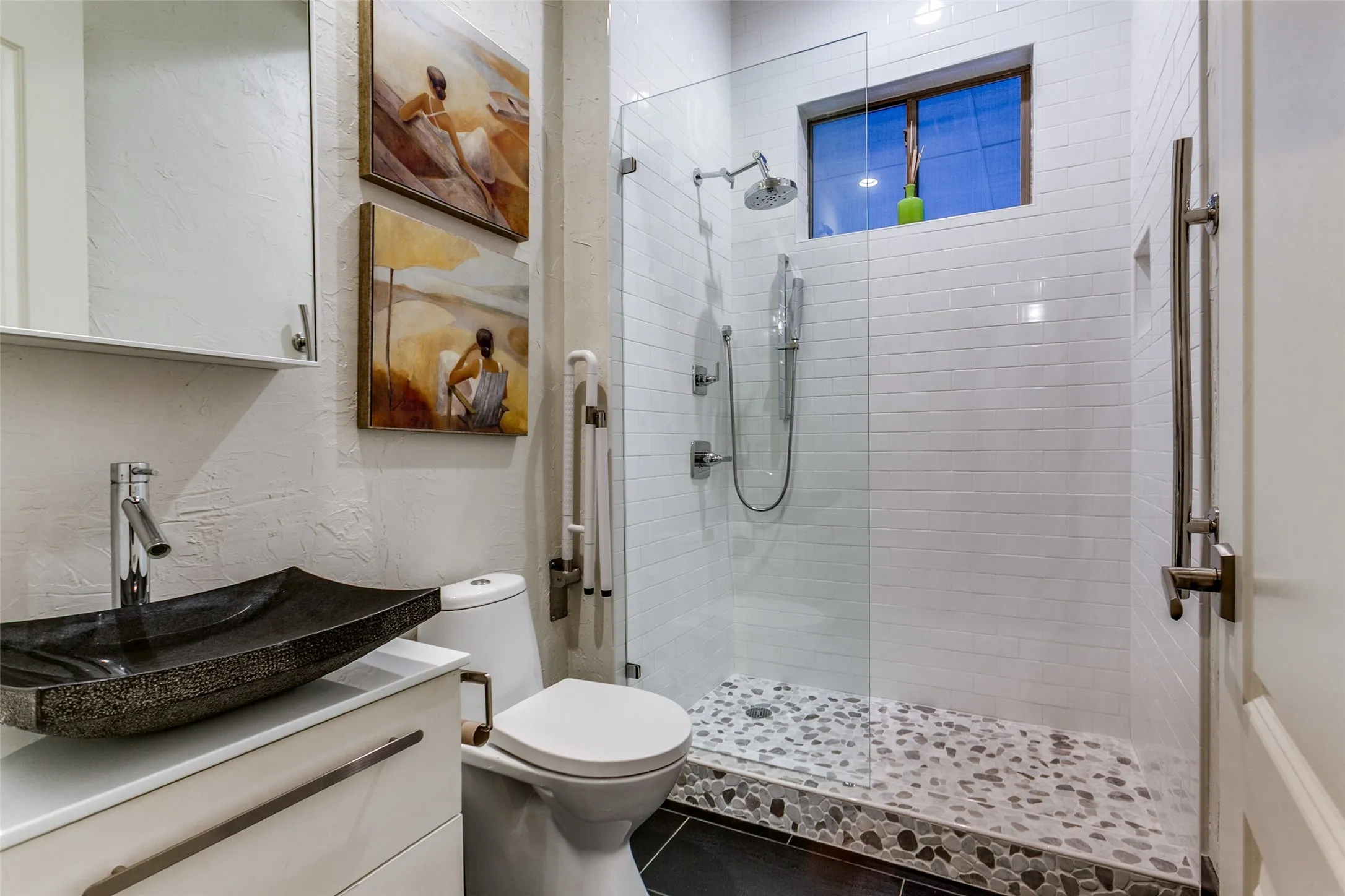 1714 Weiskopf Dr. - 1st Floor Bathroom