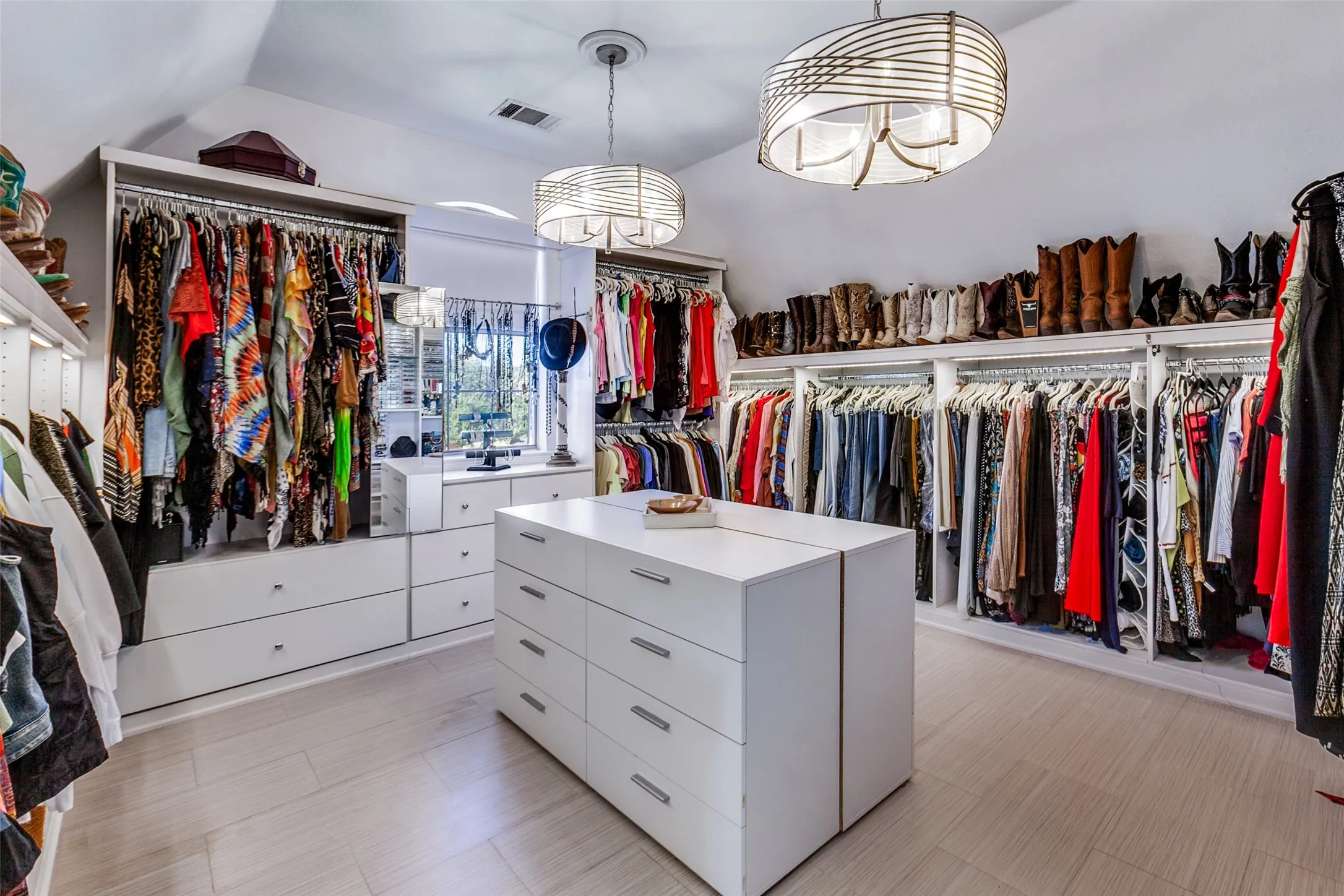 1714 Weiskopf Dr. - Walk-in​​‌​​​​‌​​‌‌​‌‌​​​‌‌​‌​‌​‌​​​‌​​ Closet