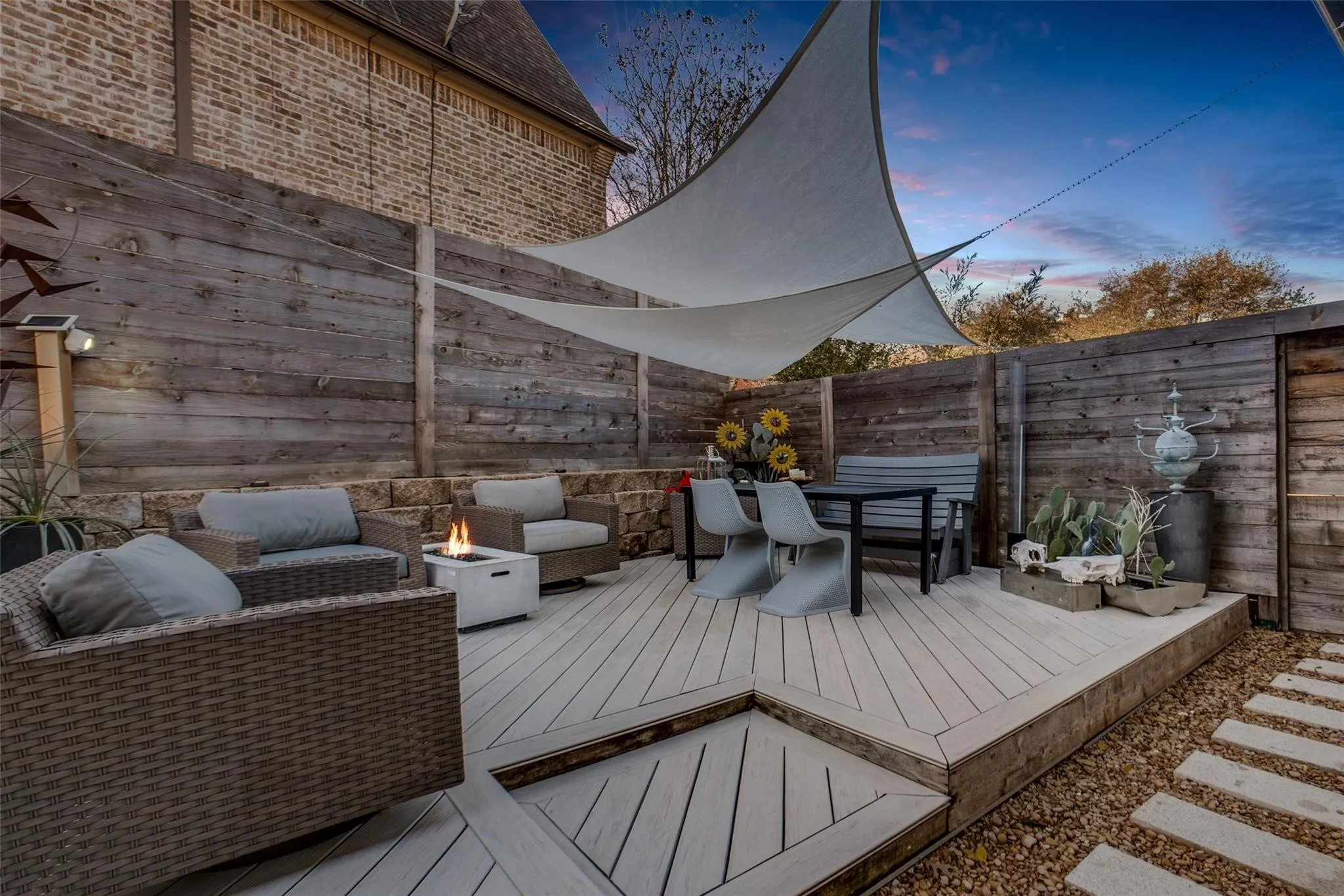 1714 Weiskopf Dr. - Deck