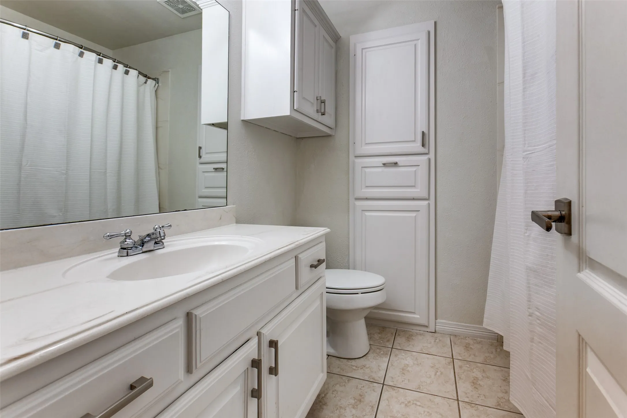1714 Weiskopf Dr. - 2nd Floor Bathroom