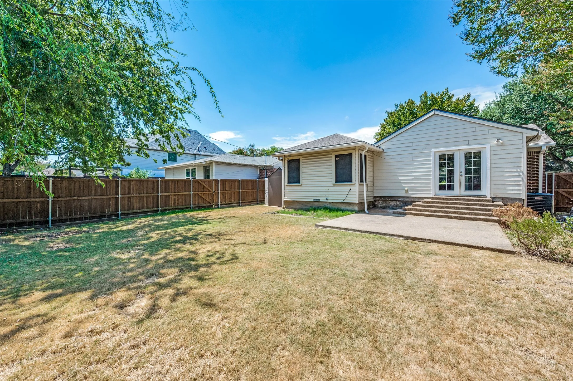 Single Family Residence For Rent in Dallas County , 4328 Delmar Avenue, Dallas, Texas 75206, 3 Bedroom, 2 Bathroom, 1 Garage spaces, 1,379 Sqft, built in 1946, mls#21383569, Real Estate Agent in Dallas, Homes For Rent in Dallas county, Homes For Rent in Dallas, Realtor in Dallas Texas, Real Estate Brokerage Independent Realty Texas, Luminita Cordes Realtor