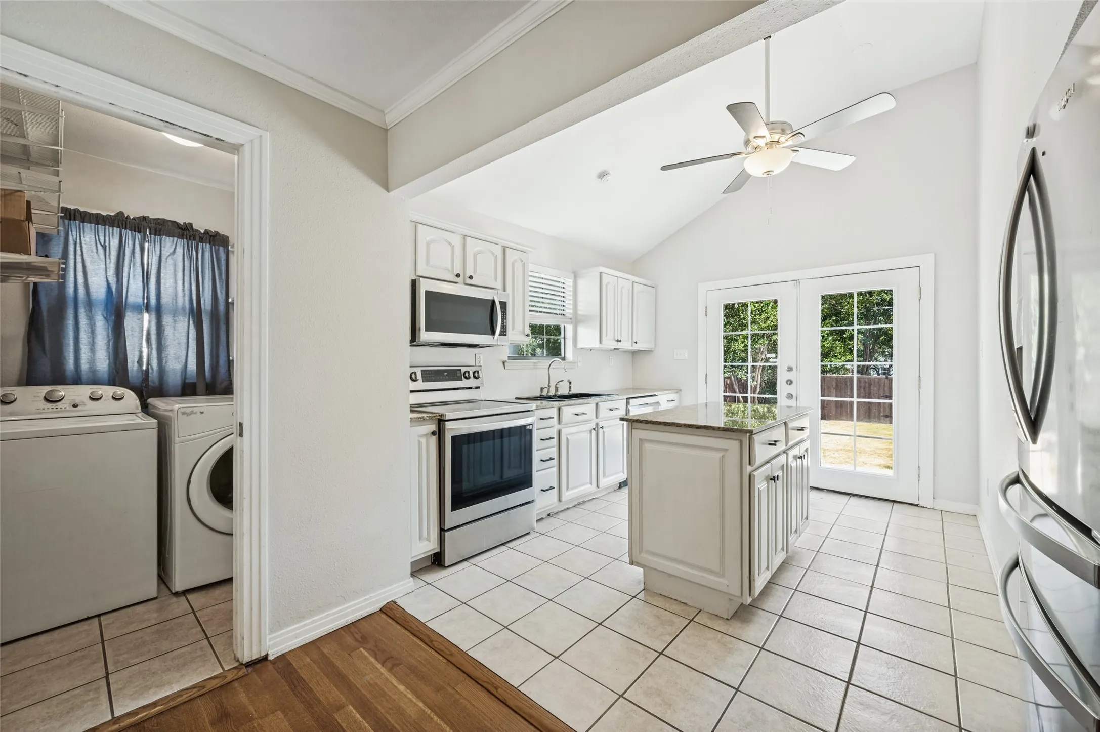 Single Family Residence For Rent in Dallas County , 4328 Delmar Avenue, Dallas, Texas 75206, 3 Bedroom, 2 Bathroom, 1 Garage spaces, 1,379 Sqft, built in 1946, mls#21383569, Real Estate Agent in Dallas, Homes For Rent in Dallas county, Homes For Rent in Dallas, Realtor in Dallas Texas, Real Estate Brokerage Independent Realty Texas, Luminita Cordes Realtor