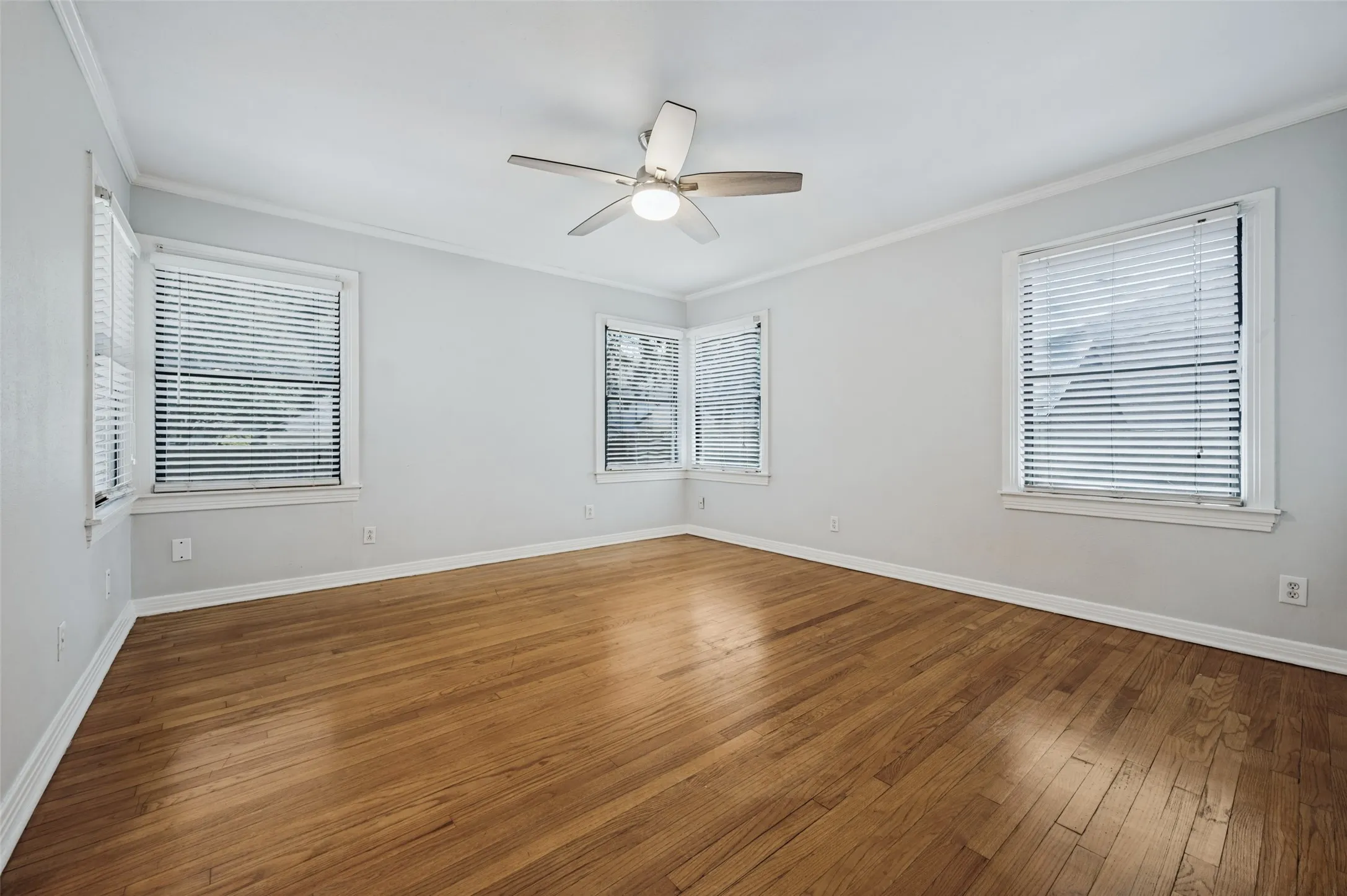 Single Family Residence For Rent in Dallas County , 4328 Delmar Avenue, Dallas, Texas 75206, 3 Bedroom, 2 Bathroom, 1 Garage spaces, 1,379 Sqft, built in 1946, mls#21383569, Real Estate Agent in Dallas, Homes For Rent in Dallas county, Homes For Rent in Dallas, Realtor in Dallas Texas, Real Estate Brokerage Independent Realty Texas, Luminita Cordes Realtor