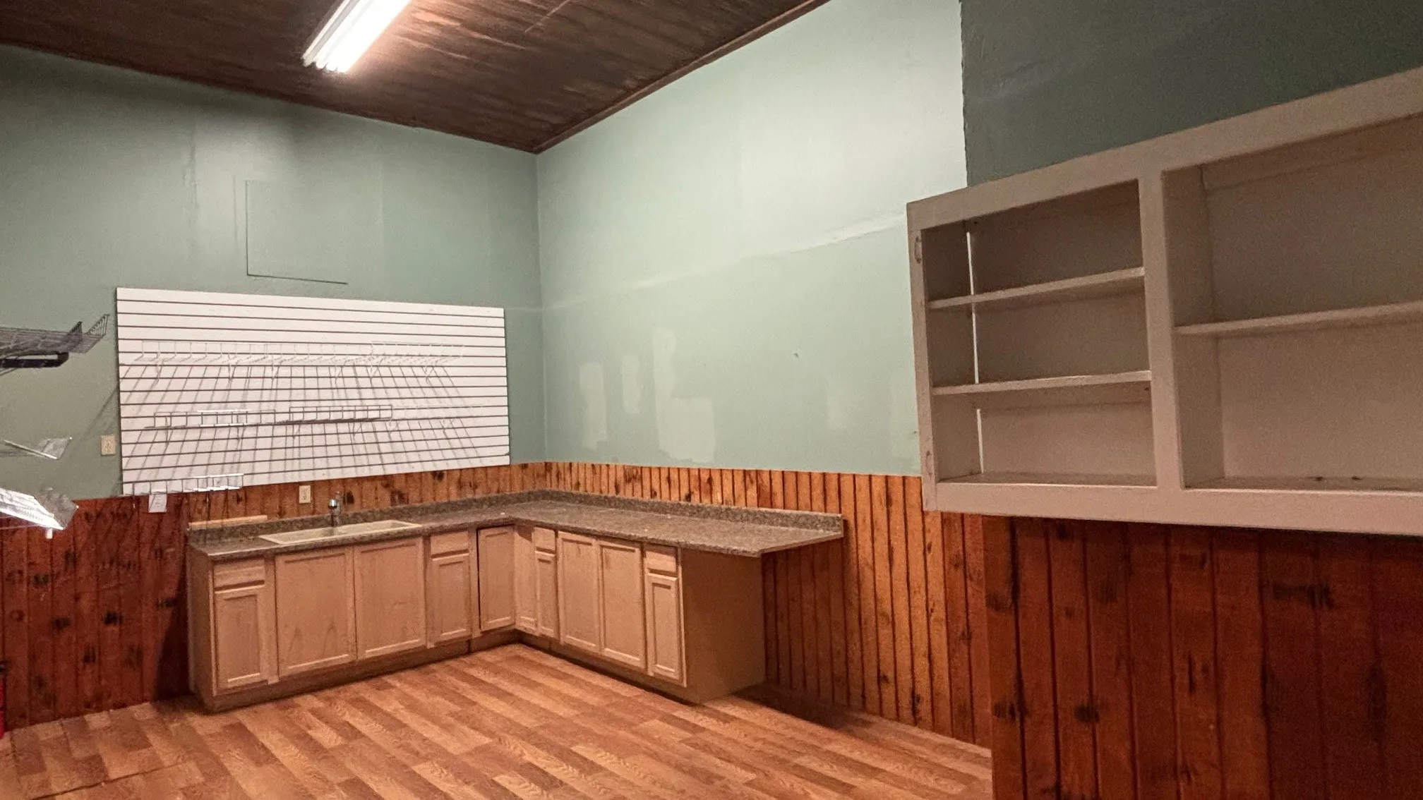 Retail For Rent in Johnson County , 205 E College Avenue, Alvarado, Texas 76009, 0, 0, Garage spaces, 0 Sqft, built in 1900, mls#21383612, Real Estate Agent in Alvarado, Homes For Rent in Johnson county, Homes For Rent in Alvarado, Realtor in Alvarado Texas, Real Estate Brokerage Independent Realty Texas, Luminita Cordes Realtor