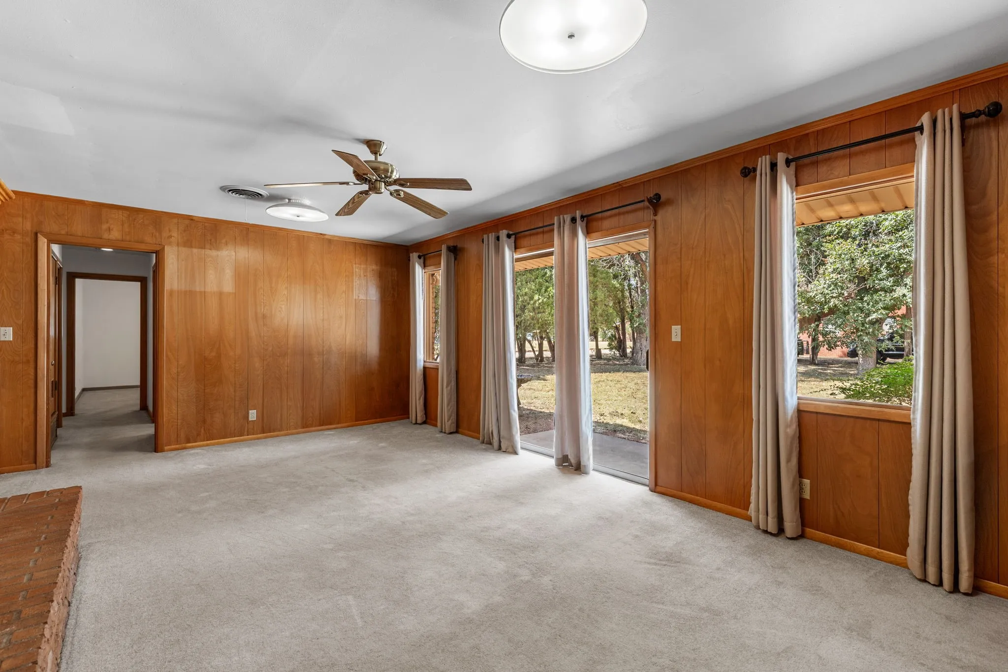 Single Family Residence For Sale in Baylor County , 1152 W California Street, Seymour, Texas 76380, 3 Bedroom, 2 Bathroom, 3 Garage spaces, 1,688 Sqft, built in 1959, mls#21381737, Real Estate Agent in Seymour, Homes For Sale in Baylor county, Homes For Sale in Seymour, Realtor in Seymour Texas, Real Estate Brokerage Independent Realty Texas, Luminita Cordes Realtor