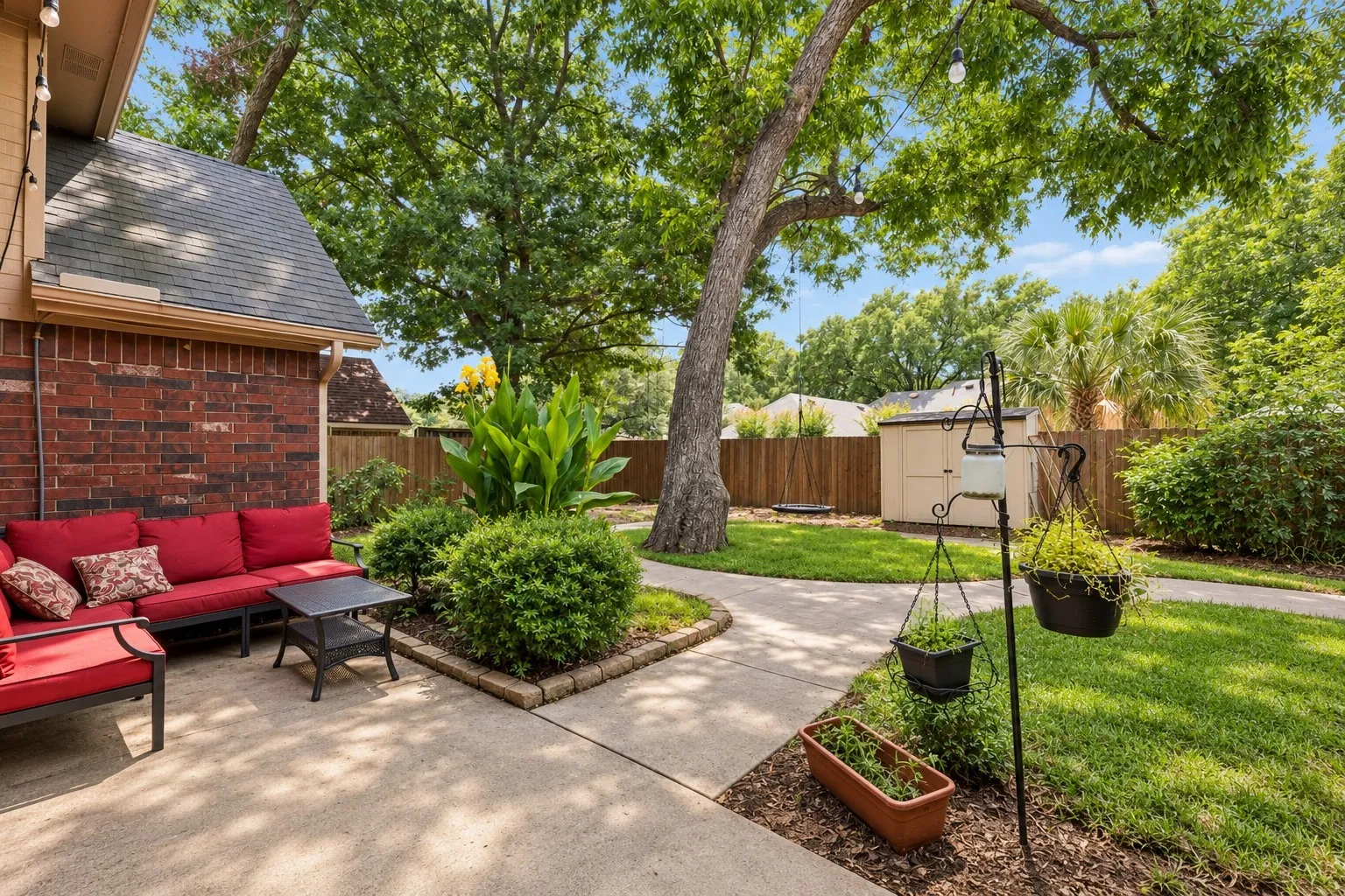 Single Family Residence For Sale in Dallas County , 1909 Pecan Ridge Drive, Rowlett, Texas 75088, 4 Bedroom, 3 Bathroom, 2 Garage spaces, 3,282 Sqft, built in 1986, mls#21382838, Real Estate Agent in Rowlett, Homes For Sale in Dallas county, Homes For Sale in Rowlett, Realtor in Rowlett Texas, Real Estate Brokerage Independent Realty Texas, Luminita Cordes Realtor