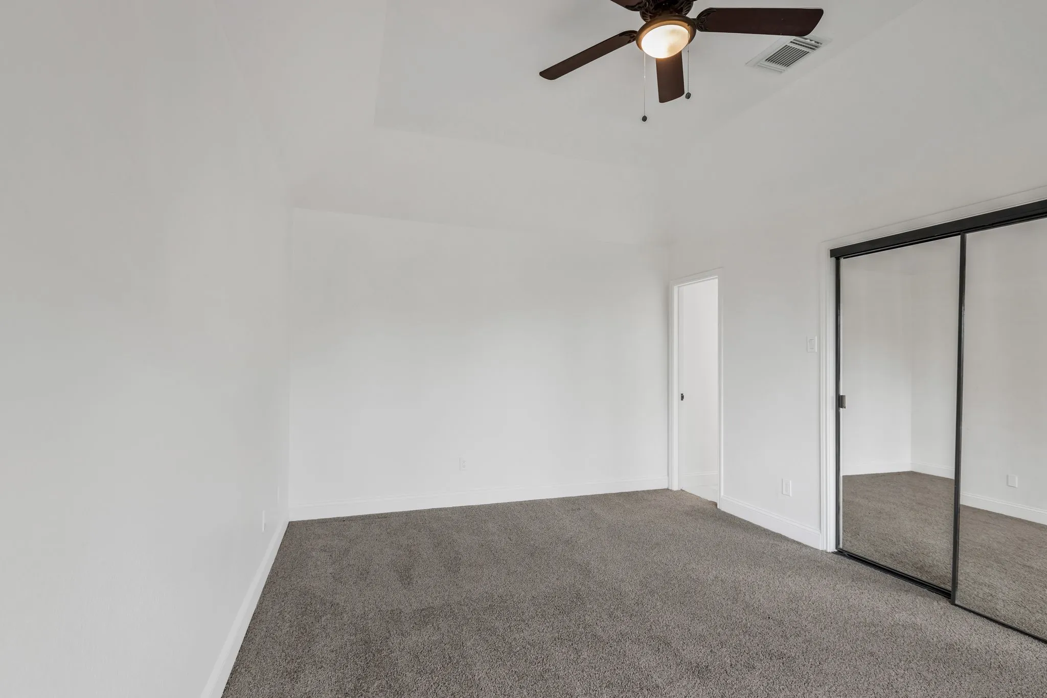 Single Family Residence For Sale in Dallas County , 8309 Liberty Lane, Rowlett, Texas 75089, 3 Bedroom, 2 Bathroom, 2 Garage spaces, 1,424 Sqft, built in 1986, mls#21383623, Real Estate Agent in Rowlett, Homes For Sale in Dallas county, Homes For Sale in Rowlett, Realtor in Rowlett Texas, Real Estate Brokerage Independent Realty Texas, Luminita Cordes Realtor