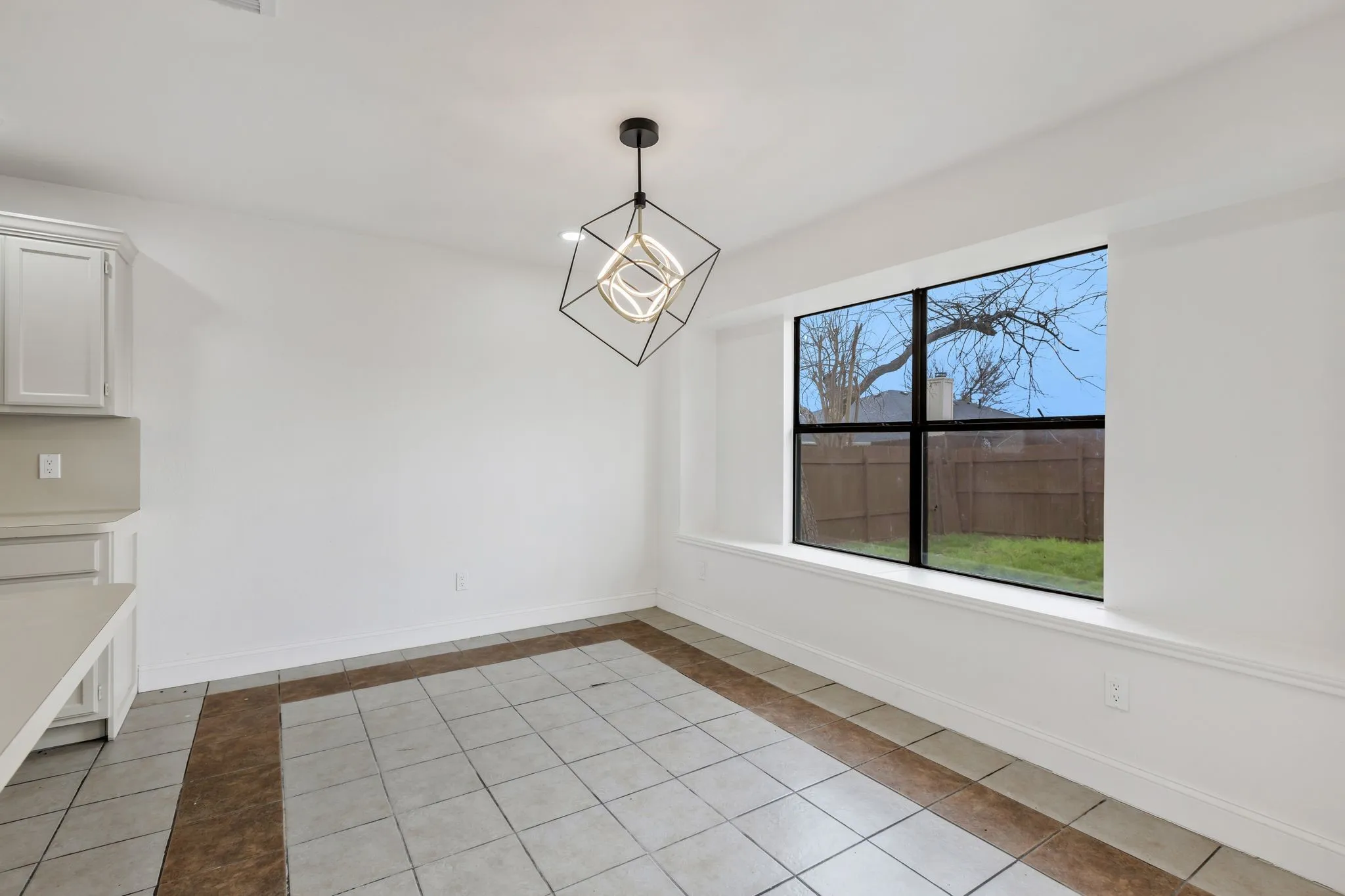 Single Family Residence For Sale in Dallas County , 8309 Liberty Lane, Rowlett, Texas 75089, 3 Bedroom, 2 Bathroom, 2 Garage spaces, 1,424 Sqft, built in 1986, mls#21383623, Real Estate Agent in Rowlett, Homes For Sale in Dallas county, Homes For Sale in Rowlett, Realtor in Rowlett Texas, Real Estate Brokerage Independent Realty Texas, Luminita Cordes Realtor