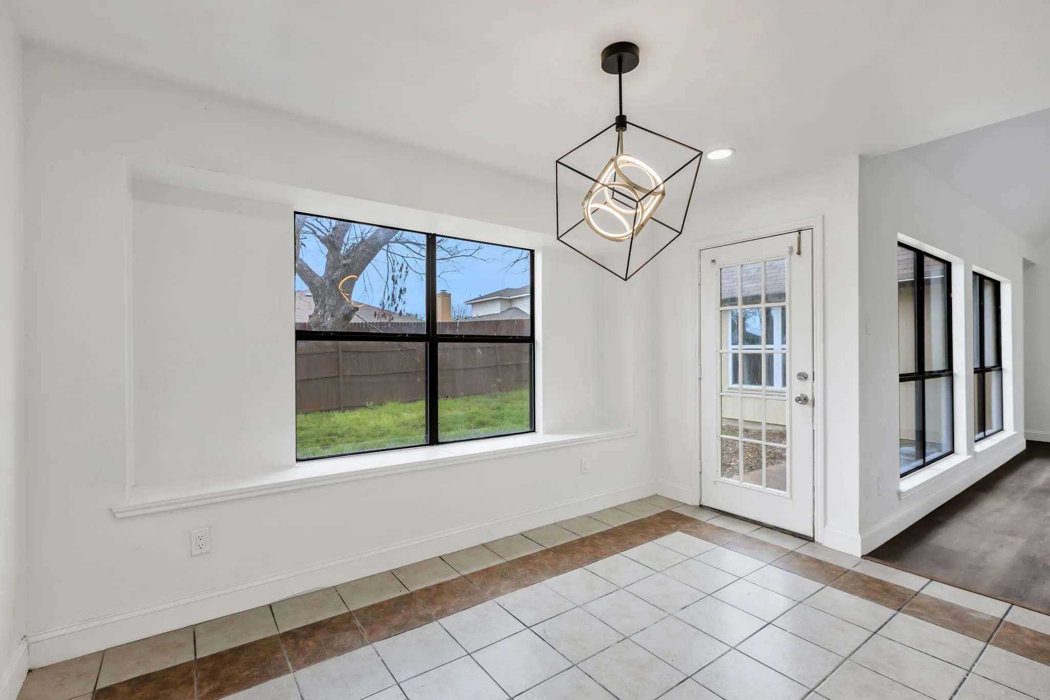 Single Family Residence For Sale in Dallas County , 8309 Liberty Lane, Rowlett, Texas 75089, 3 Bedroom, 2 Bathroom, 2 Garage spaces, 1,424 Sqft, built in 1986, mls#21383623, Real Estate Agent in Rowlett, Homes For Sale in Dallas county, Homes For Sale in Rowlett, Realtor in Rowlett Texas, Real Estate Brokerage Independent Realty Texas, Luminita Cordes Realtor