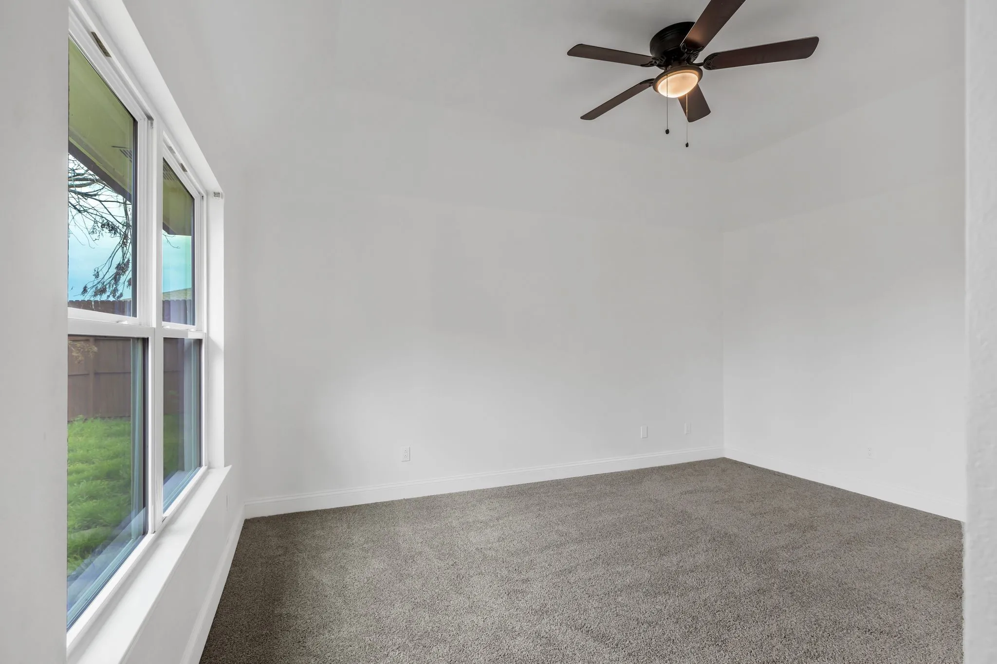 Single Family Residence For Sale in Dallas County , 8309 Liberty Lane, Rowlett, Texas 75089, 3 Bedroom, 2 Bathroom, 2 Garage spaces, 1,424 Sqft, built in 1986, mls#21383623, Real Estate Agent in Rowlett, Homes For Sale in Dallas county, Homes For Sale in Rowlett, Realtor in Rowlett Texas, Real Estate Brokerage Independent Realty Texas, Luminita Cordes Realtor
