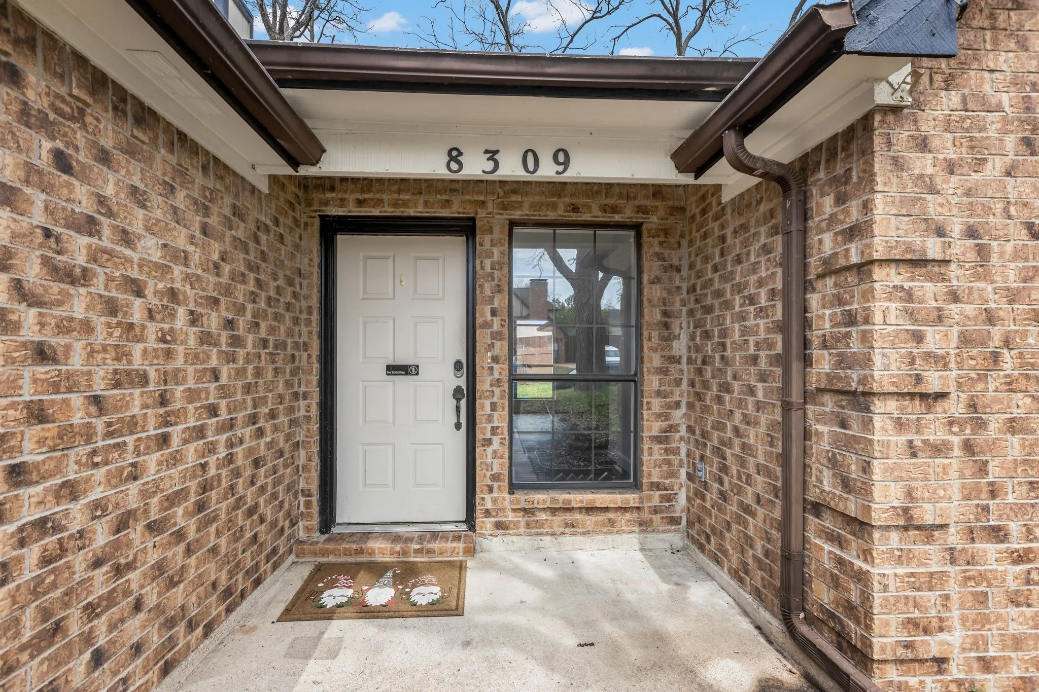 Single Family Residence For Sale in Dallas County , 8309 Liberty Lane, Rowlett, Texas 75089, 3 Bedroom, 2 Bathroom, 2 Garage spaces, 1,424 Sqft, built in 1986, mls#21383623, Real Estate Agent in Rowlett, Homes For Sale in Dallas county, Homes For Sale in Rowlett, Realtor in Rowlett Texas, Real Estate Brokerage Independent Realty Texas, Luminita Cordes Realtor