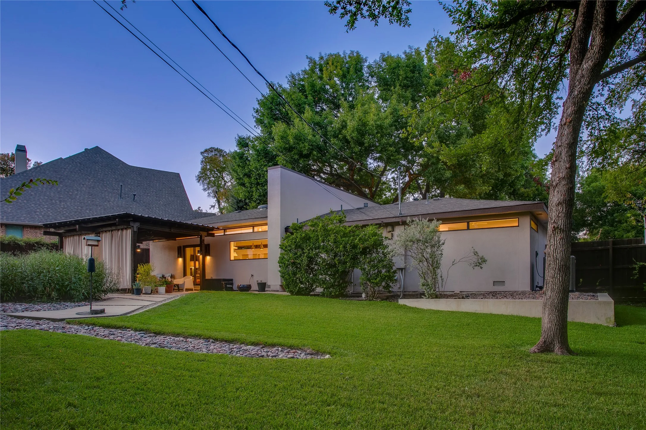 Single Family Residence For Sale in Dallas County , 1719 Corday Street, Dallas, Texas 75218, 2 Bedroom, 2 Bathroom, Garage spaces, 1,560 Sqft, built in 1951, mls#21382879, Real Estate Agent in Dallas, Homes For Sale in Dallas county, Homes For Sale in Dallas, Realtor in Dallas Texas, Real Estate Brokerage Independent Realty Texas, Luminita Cordes Realtor