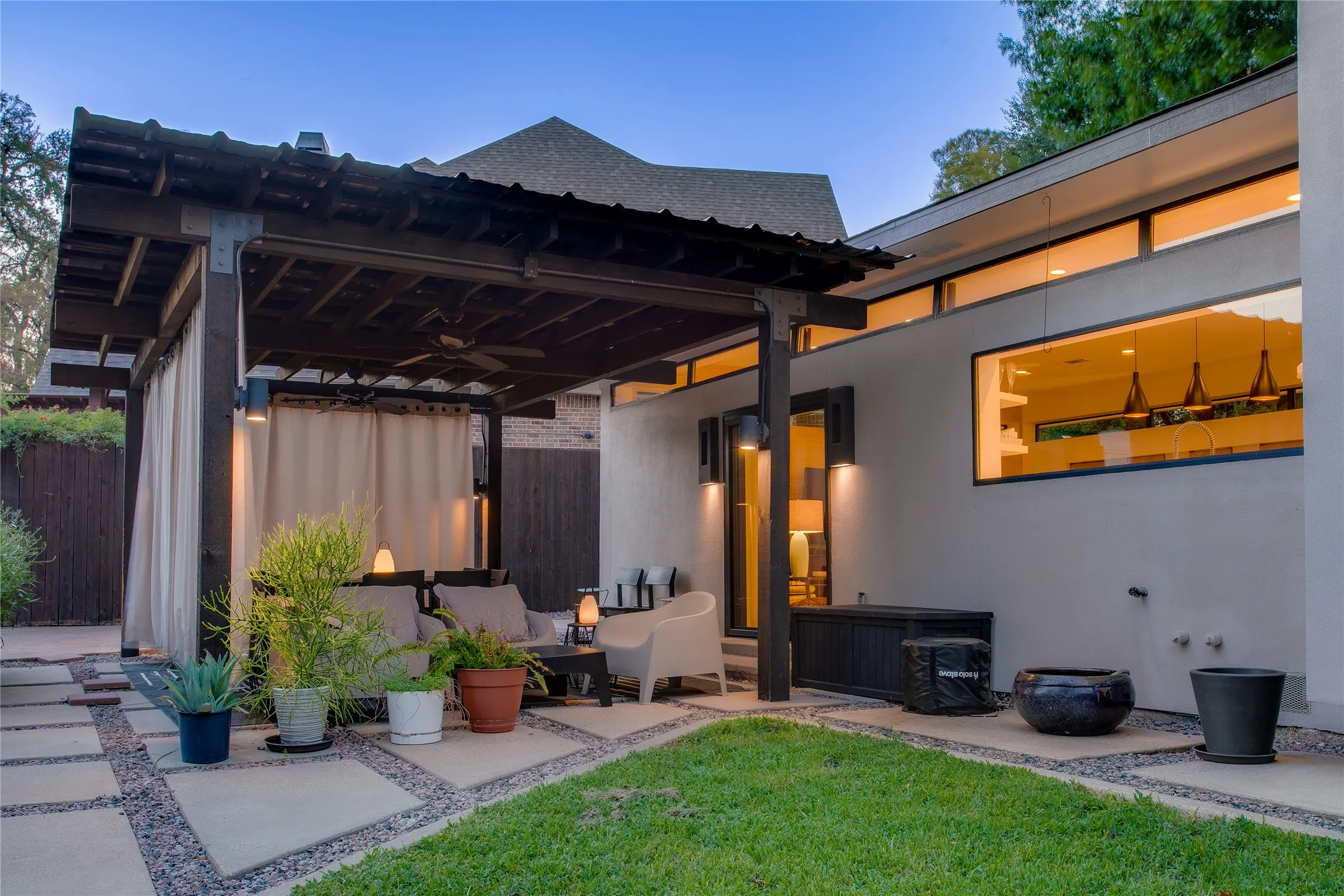 Single Family Residence For Sale in Dallas County , 1719 Corday Street, Dallas, Texas 75218, 2 Bedroom, 2 Bathroom, Garage spaces, 1,560 Sqft, built in 1951, mls#21382879, Real Estate Agent in Dallas, Homes For Sale in Dallas county, Homes For Sale in Dallas, Realtor in Dallas Texas, Real Estate Brokerage Independent Realty Texas, Luminita Cordes Realtor