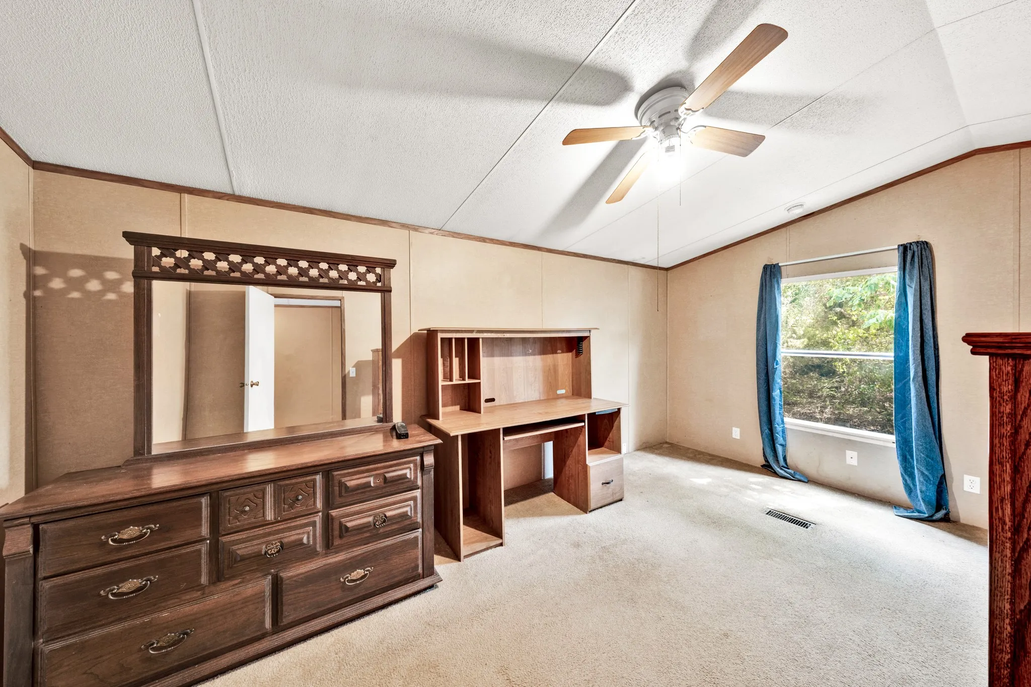 Manufactured Home For Sale in Rains County , 121 Rs County Road 3317, Emory, Texas 75440, 2 Bedroom, 2 Bathroom, Garage spaces, 1,216 Sqft, built in 2010, mls#21383260, Real Estate Agent in Emory, Homes For Sale in Rains county, Homes For Sale in Emory, Realtor in Emory Texas, Real Estate Brokerage Independent Realty Texas, Luminita Cordes Realtor