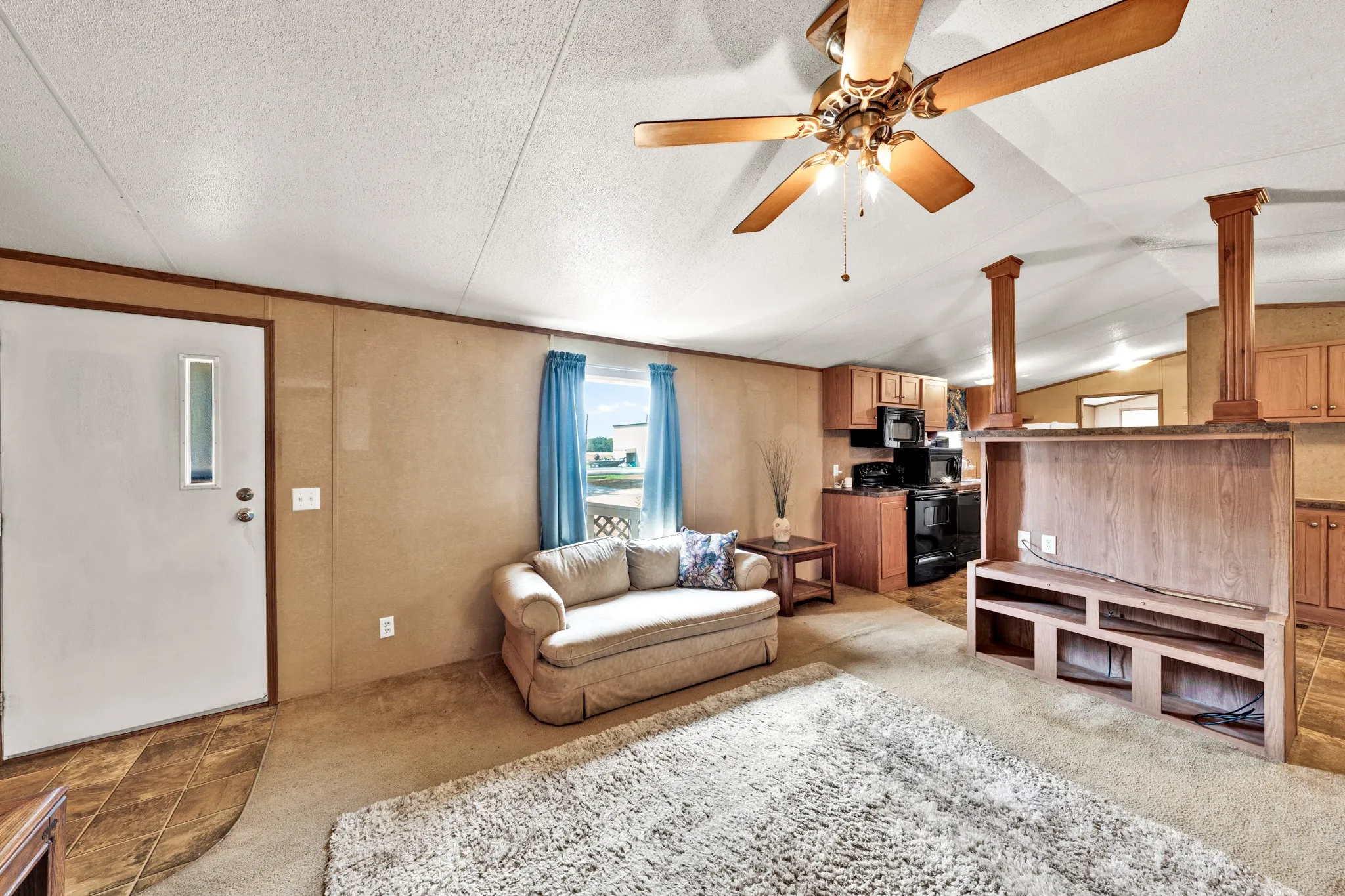 Manufactured Home For Sale in Rains County , 121 Rs County Road 3317, Emory, Texas 75440, 2 Bedroom, 2 Bathroom, Garage spaces, 1,216 Sqft, built in 2010, mls#21383260, Real Estate Agent in Emory, Homes For Sale in Rains county, Homes For Sale in Emory, Realtor in Emory Texas, Real Estate Brokerage Independent Realty Texas, Luminita Cordes Realtor