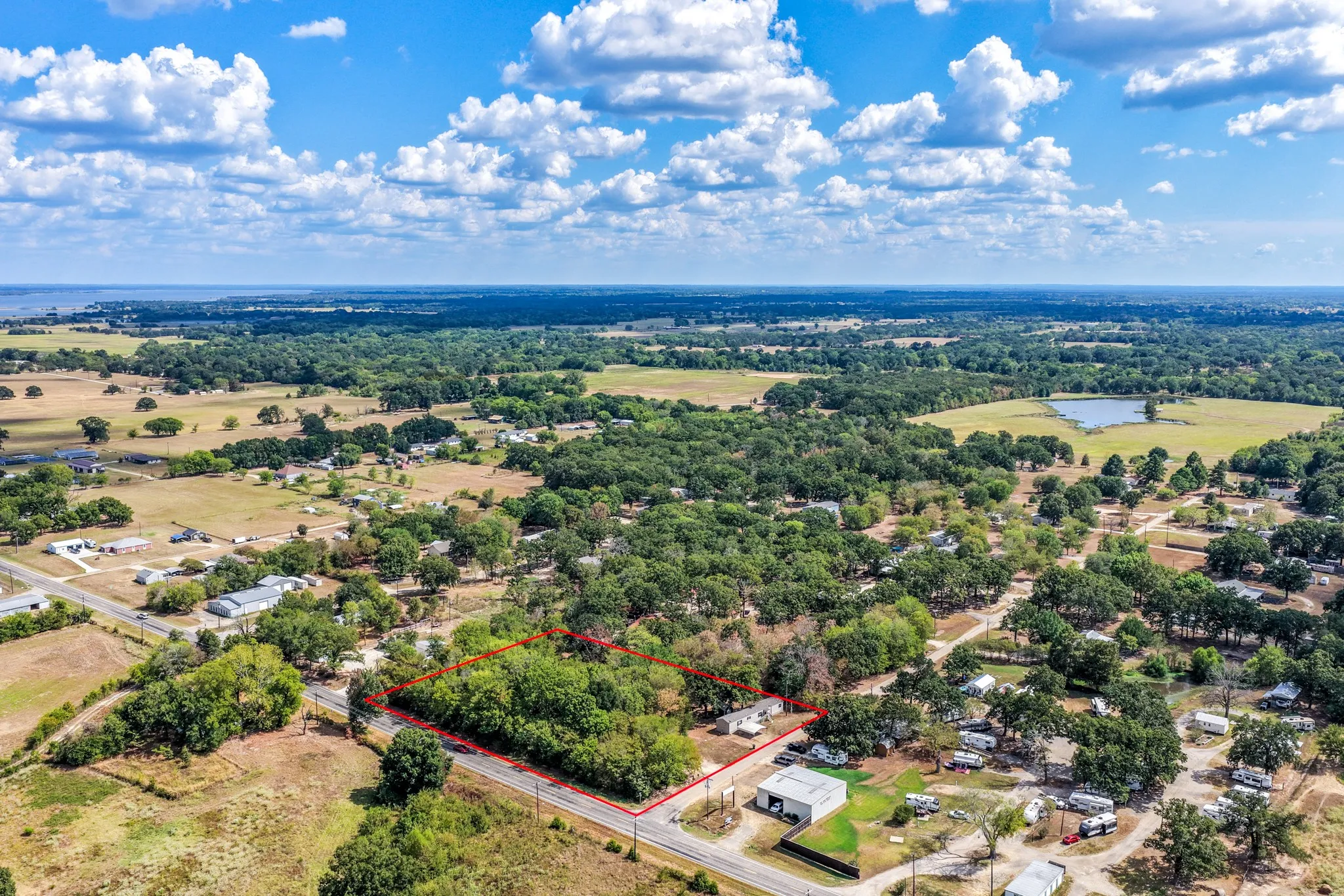 Manufactured Home For Sale in Rains County , 121 Rs County Road 3317, Emory, Texas 75440, 2 Bedroom, 2 Bathroom, Garage spaces, 1,216 Sqft, built in 2010, mls#21383260, Real Estate Agent in Emory, Homes For Sale in Rains county, Homes For Sale in Emory, Realtor in Emory Texas, Real Estate Brokerage Independent Realty Texas, Luminita Cordes Realtor