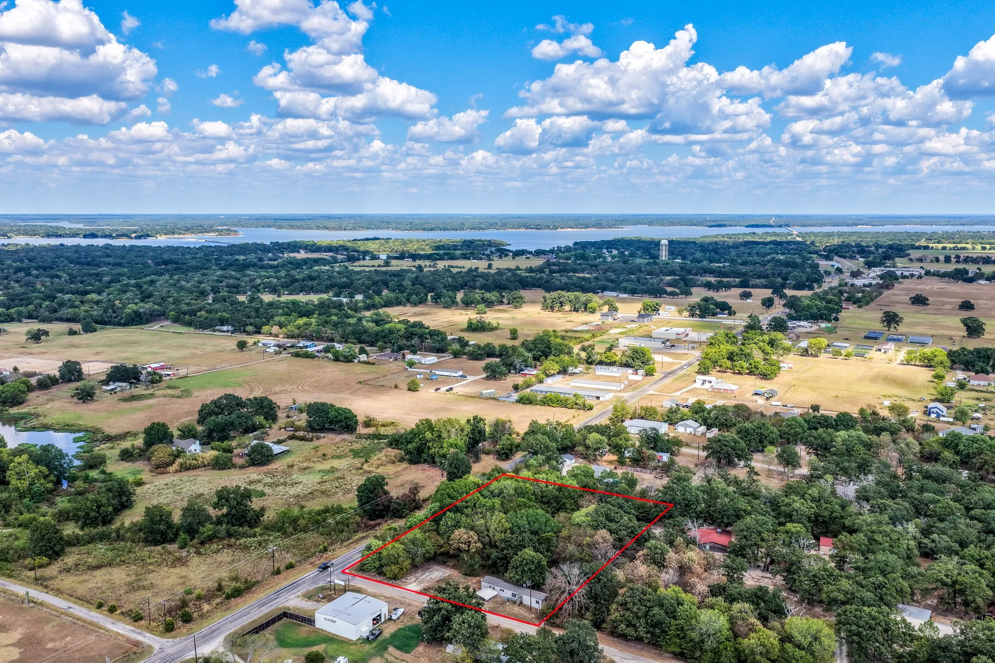 Manufactured Home For Sale in Rains County , 121 Rs County Road 3317, Emory, Texas 75440, 2 Bedroom, 2 Bathroom, Garage spaces, 1,216 Sqft, built in 2010, mls#21383260, Real Estate Agent in Emory, Homes For Sale in Rains county, Homes For Sale in Emory, Realtor in Emory Texas, Real Estate Brokerage Independent Realty Texas, Luminita Cordes Realtor