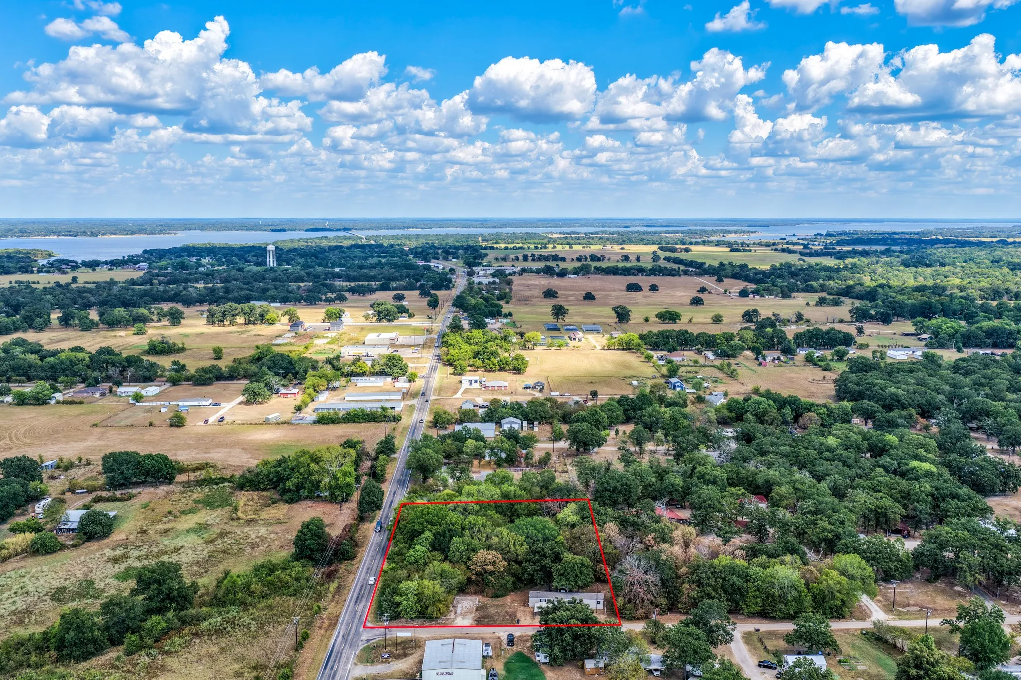 Manufactured Home For Sale in Rains County , 121 Rs County Road 3317, Emory, Texas 75440, 2 Bedroom, 2 Bathroom, Garage spaces, 1,216 Sqft, built in 2010, mls#21383260, Real Estate Agent in Emory, Homes For Sale in Rains county, Homes For Sale in Emory, Realtor in Emory Texas, Real Estate Brokerage Independent Realty Texas, Luminita Cordes Realtor