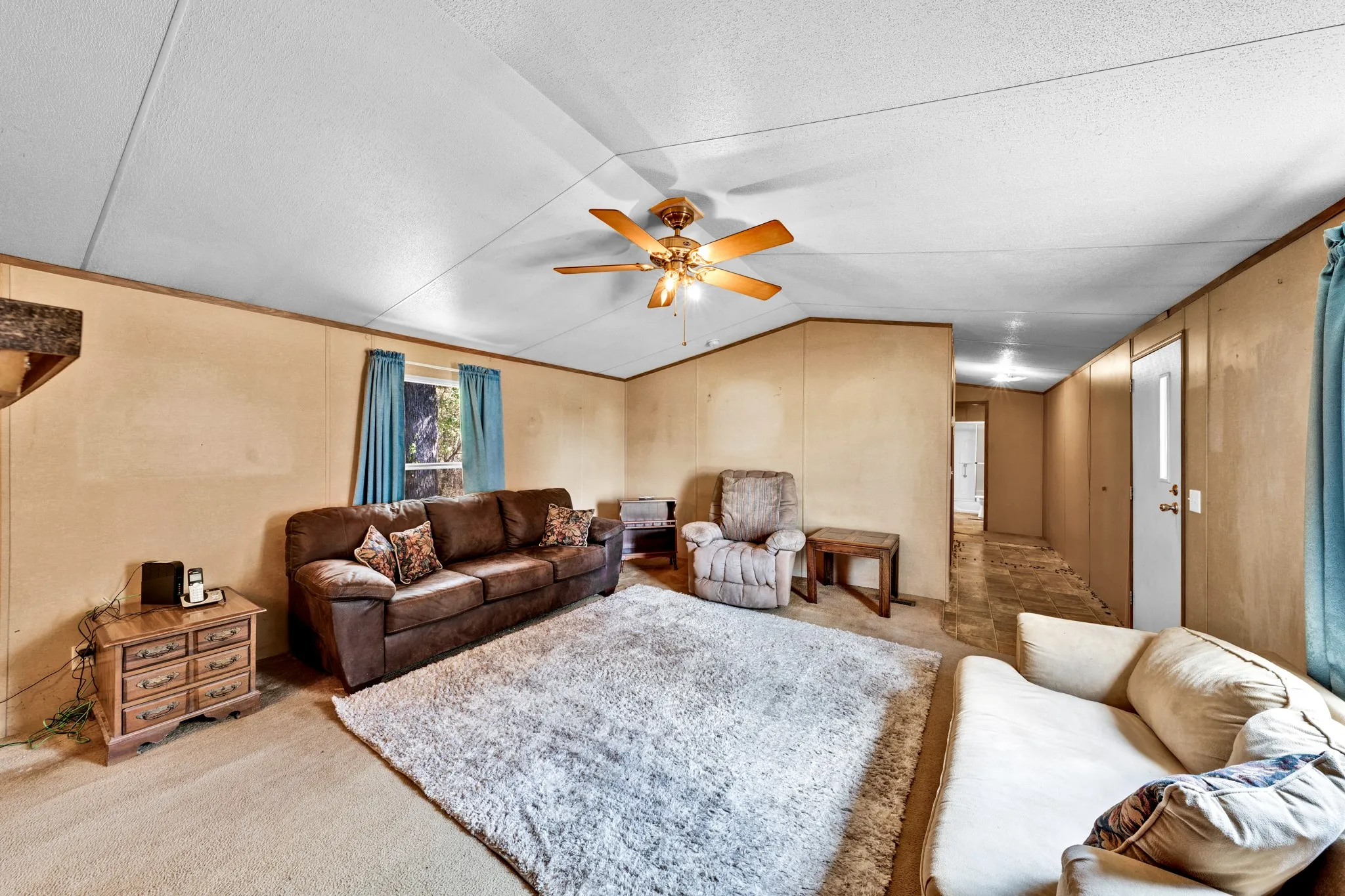 Manufactured Home For Sale in Rains County , 121 Rs County Road 3317, Emory, Texas 75440, 2 Bedroom, 2 Bathroom, Garage spaces, 1,216 Sqft, built in 2010, mls#21383260, Real Estate Agent in Emory, Homes For Sale in Rains county, Homes For Sale in Emory, Realtor in Emory Texas, Real Estate Brokerage Independent Realty Texas, Luminita Cordes Realtor