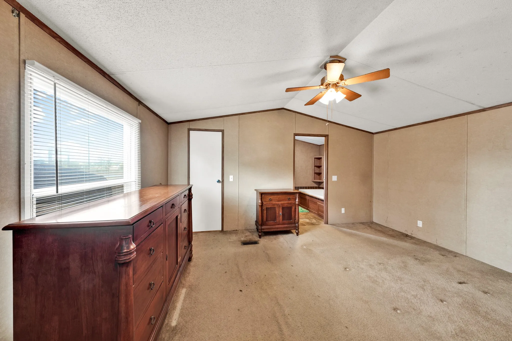 Manufactured Home For Sale in Rains County , 121 Rs County Road 3317, Emory, Texas 75440, 2 Bedroom, 2 Bathroom, Garage spaces, 1,216 Sqft, built in 2010, mls#21383260, Real Estate Agent in Emory, Homes For Sale in Rains county, Homes For Sale in Emory, Realtor in Emory Texas, Real Estate Brokerage Independent Realty Texas, Luminita Cordes Realtor