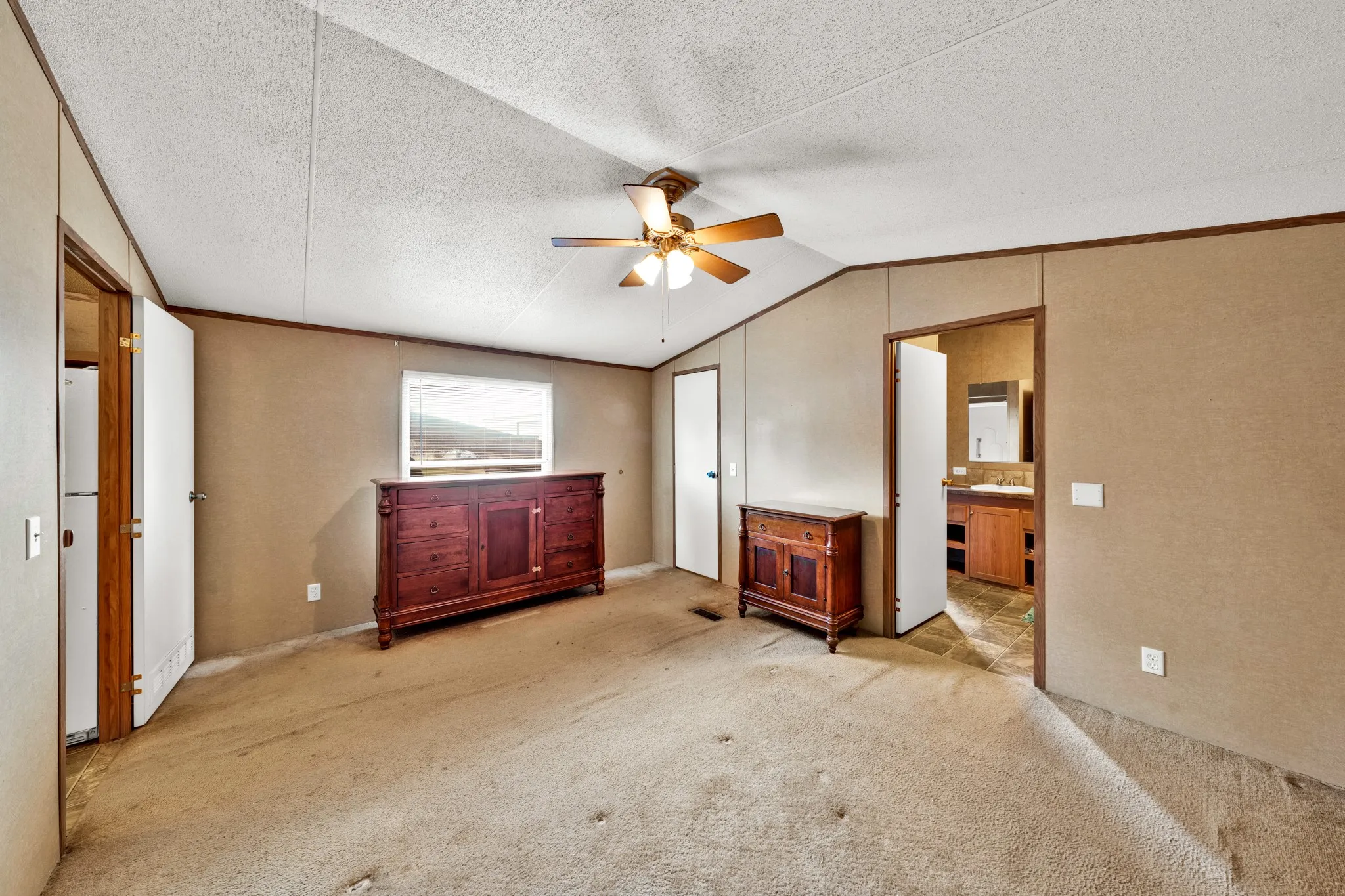Manufactured Home For Sale in Rains County , 121 Rs County Road 3317, Emory, Texas 75440, 2 Bedroom, 2 Bathroom, Garage spaces, 1,216 Sqft, built in 2010, mls#21383260, Real Estate Agent in Emory, Homes For Sale in Rains county, Homes For Sale in Emory, Realtor in Emory Texas, Real Estate Brokerage Independent Realty Texas, Luminita Cordes Realtor