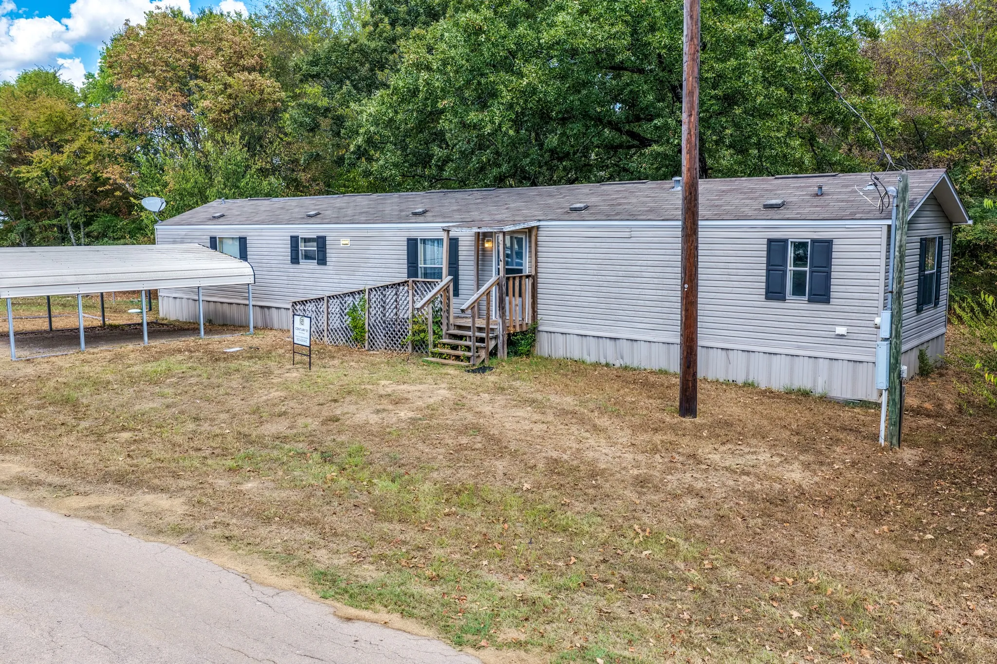 Manufactured Home For Sale in Rains County , 121 Rs County Road 3317, Emory, Texas 75440, 2 Bedroom, 2 Bathroom, Garage spaces, 1,216 Sqft, built in 2010, mls#21383260, Real Estate Agent in Emory, Homes For Sale in Rains county, Homes For Sale in Emory, Realtor in Emory Texas, Real Estate Brokerage Independent Realty Texas, Luminita Cordes Realtor