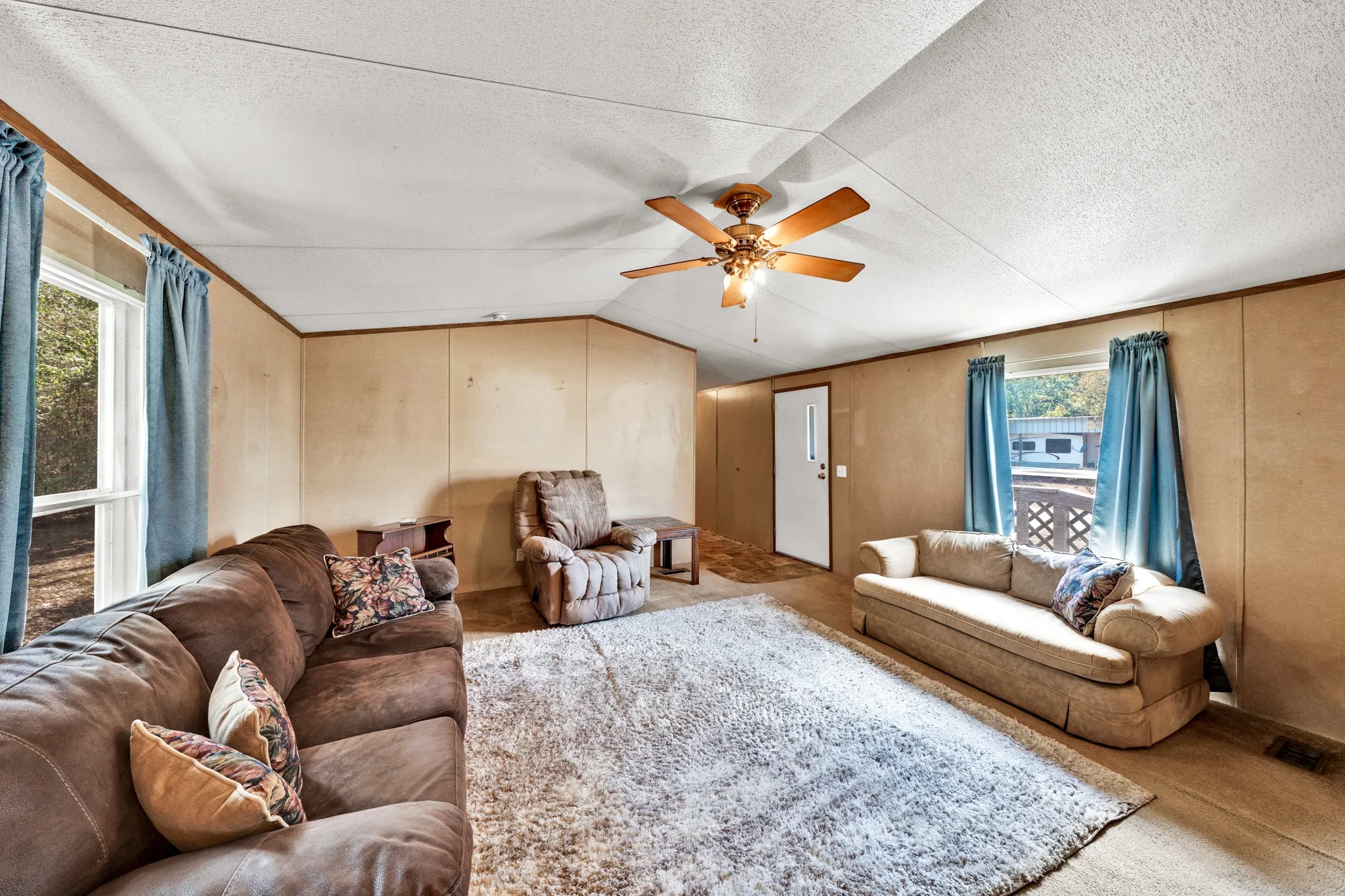Manufactured Home For Sale in Rains County , 121 Rs County Road 3317, Emory, Texas 75440, 2 Bedroom, 2 Bathroom, Garage spaces, 1,216 Sqft, built in 2010, mls#21383260, Real Estate Agent in Emory, Homes For Sale in Rains county, Homes For Sale in Emory, Realtor in Emory Texas, Real Estate Brokerage Independent Realty Texas, Luminita Cordes Realtor