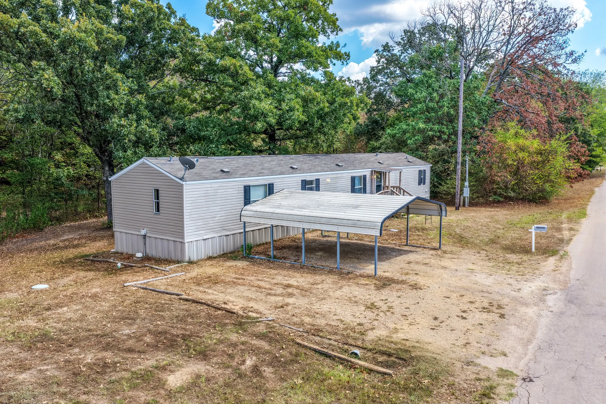 Manufactured Home For Sale in Rains County , 121 Rs County Road 3317, Emory, Texas 75440, 2 Bedroom, 2 Bathroom, Garage spaces, 1,216 Sqft, built in 2010, mls#21383260, Real Estate Agent in Emory, Homes For Sale in Rains county, Homes For Sale in Emory, Realtor in Emory Texas, Real Estate Brokerage Independent Realty Texas, Luminita Cordes Realtor
