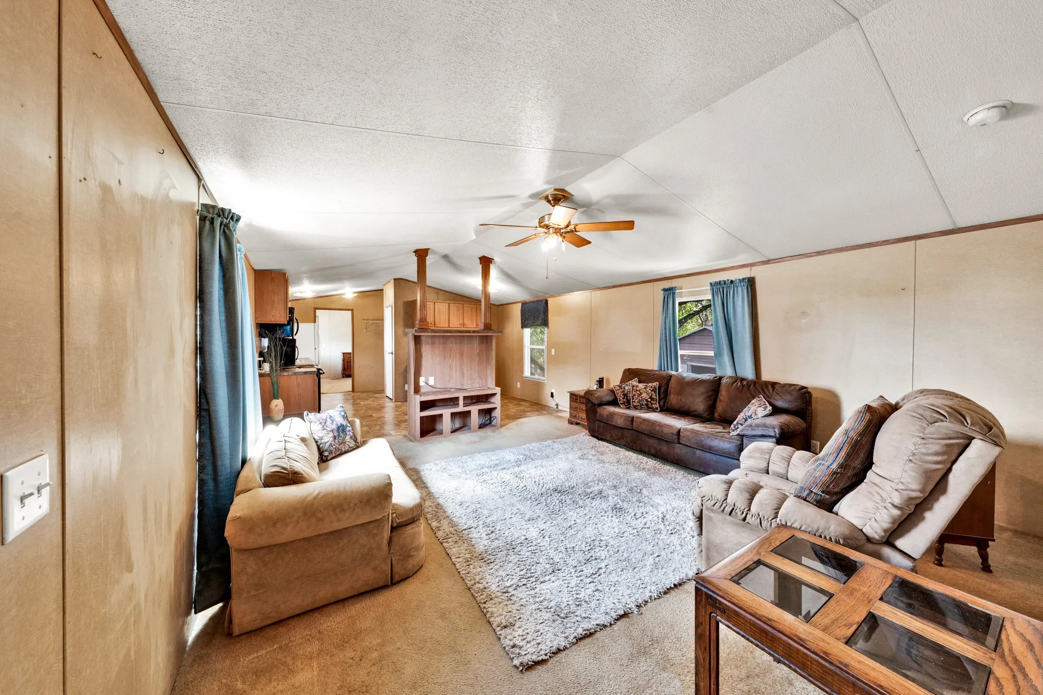 Manufactured Home For Sale in Rains County , 121 Rs County Road 3317, Emory, Texas 75440, 2 Bedroom, 2 Bathroom, Garage spaces, 1,216 Sqft, built in 2010, mls#21383260, Real Estate Agent in Emory, Homes For Sale in Rains county, Homes For Sale in Emory, Realtor in Emory Texas, Real Estate Brokerage Independent Realty Texas, Luminita Cordes Realtor