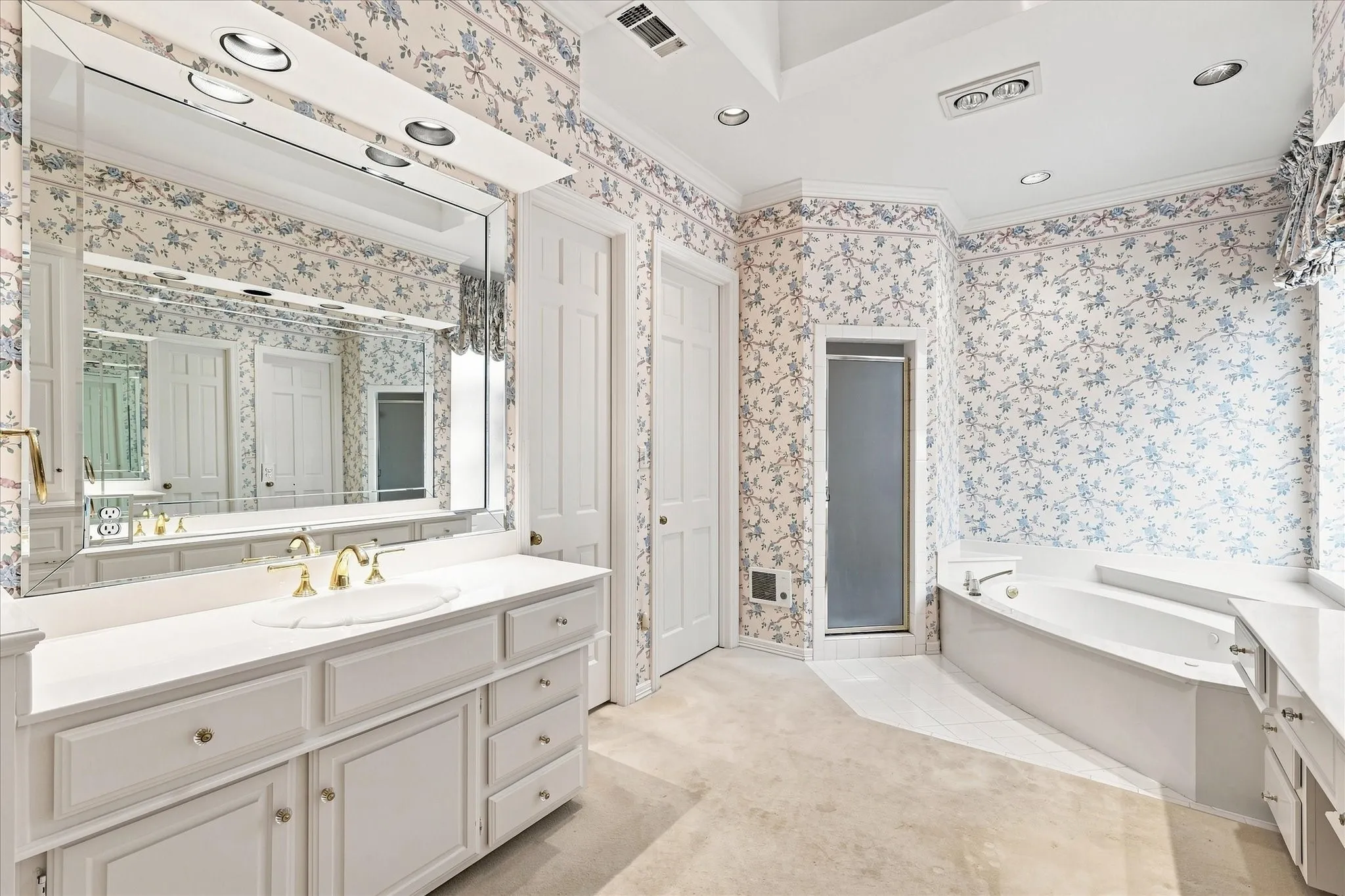 Single Family Residence For Sale in Collin County , 4936 Sandestin Drive, Dallas, Texas 75287, 5 Bedroom, 6 Bathroom, 3 Garage spaces, 4,781 Sqft, built in 1991, mls#21381258, Real Estate Agent in Dallas, Homes For Sale in Collin county, Homes For Sale in Dallas, Realtor in Dallas Texas, Real Estate Brokerage Independent Realty Texas, Luminita Cordes Realtor