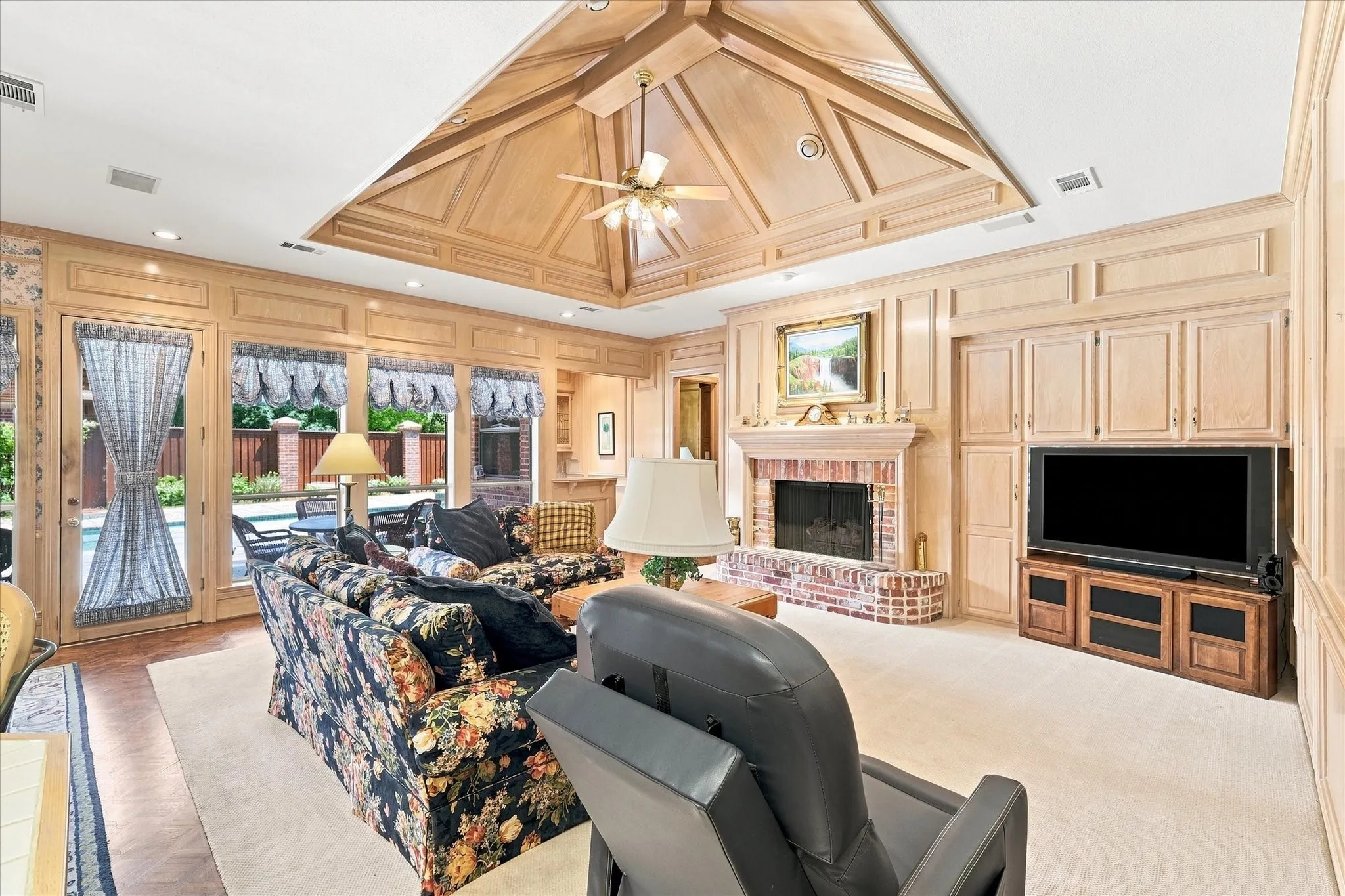 Single Family Residence For Sale in Collin County , 4936 Sandestin Drive, Dallas, Texas 75287, 5 Bedroom, 6 Bathroom, 3 Garage spaces, 4,781 Sqft, built in 1991, mls#21381258, Real Estate Agent in Dallas, Homes For Sale in Collin county, Homes For Sale in Dallas, Realtor in Dallas Texas, Real Estate Brokerage Independent Realty Texas, Luminita Cordes Realtor