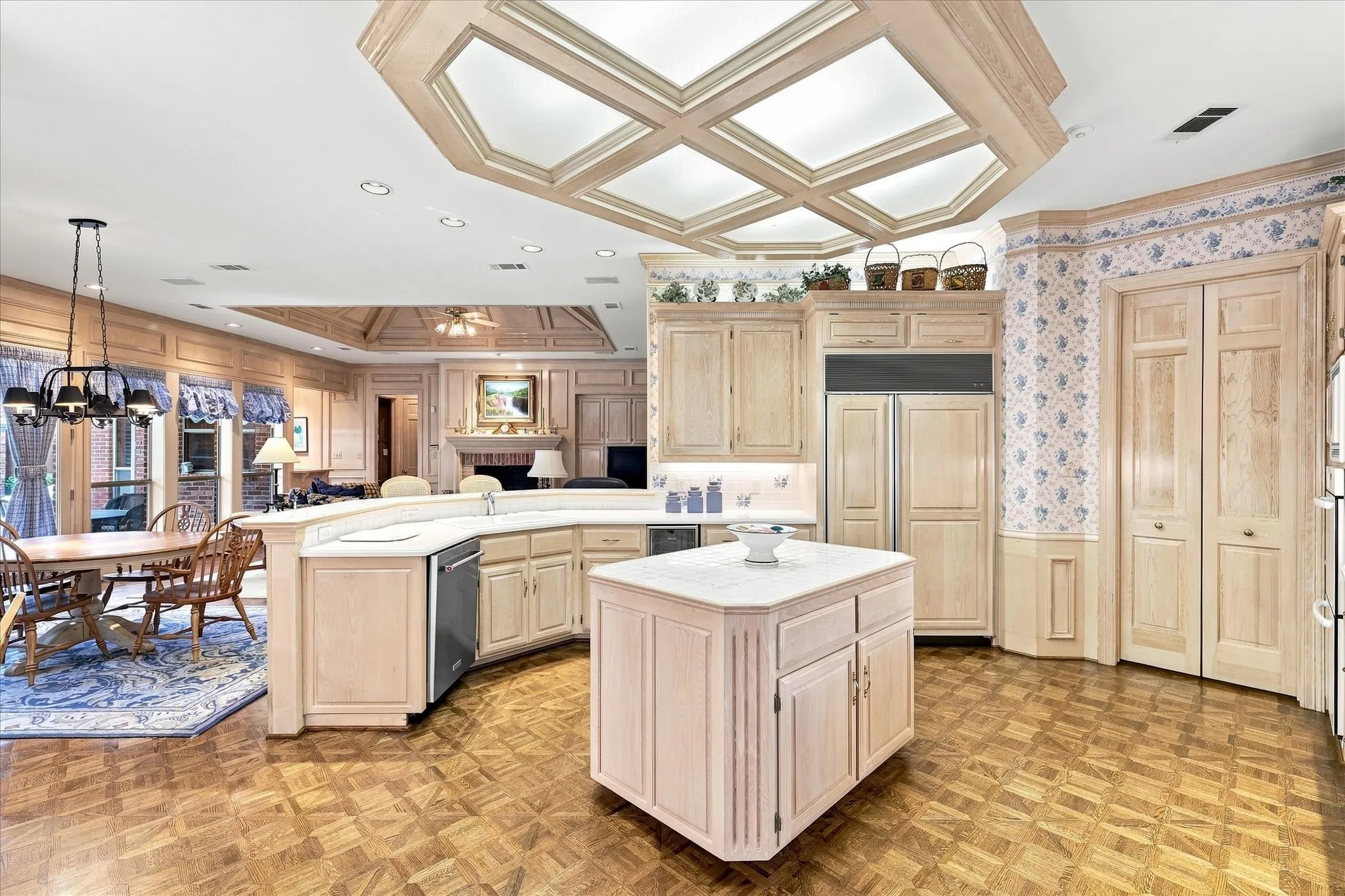 Single Family Residence For Sale in Collin County , 4936 Sandestin Drive, Dallas, Texas 75287, 5 Bedroom, 6 Bathroom, 3 Garage spaces, 4,781 Sqft, built in 1991, mls#21381258, Real Estate Agent in Dallas, Homes For Sale in Collin county, Homes For Sale in Dallas, Realtor in Dallas Texas, Real Estate Brokerage Independent Realty Texas, Luminita Cordes Realtor