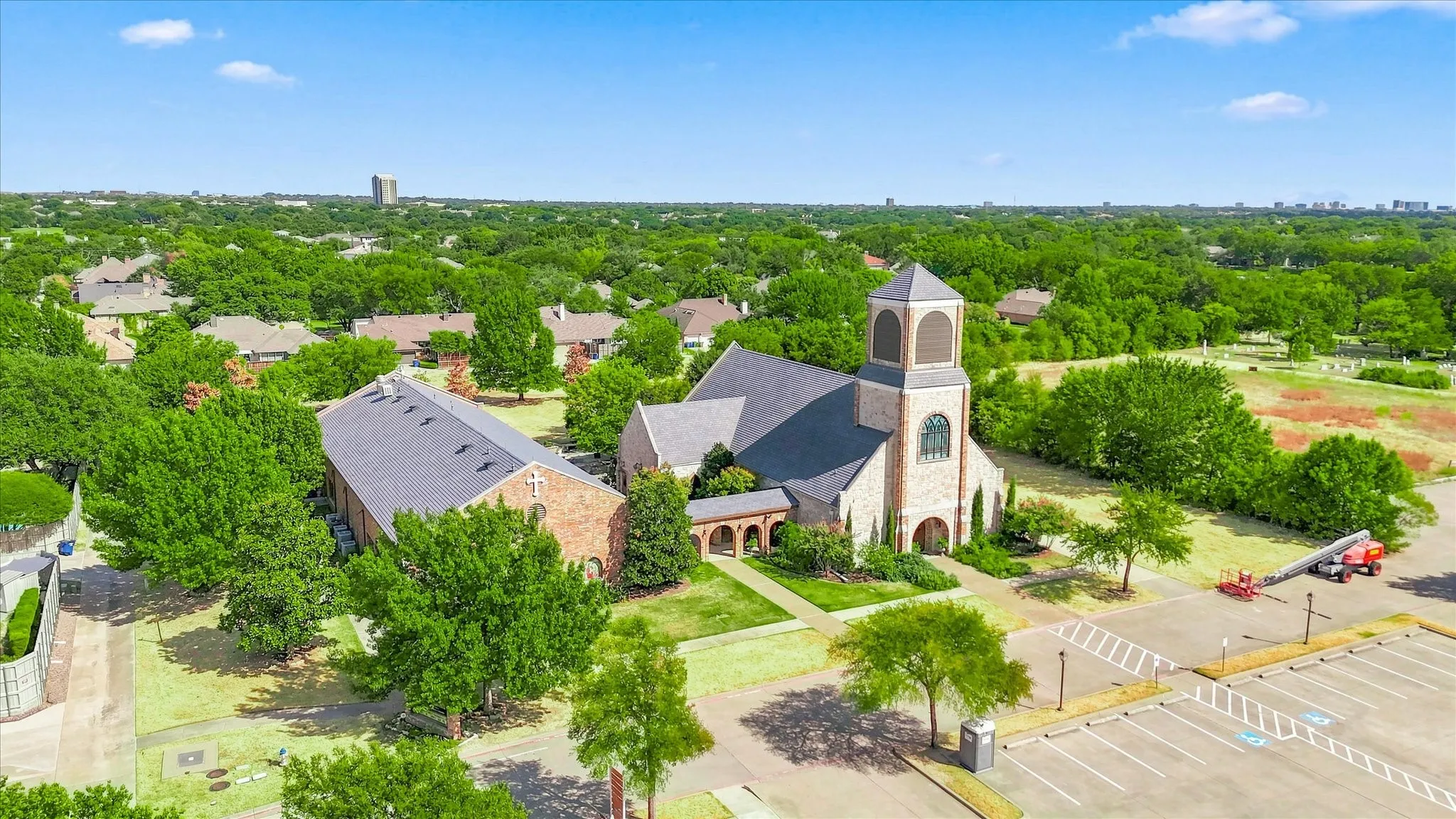 Single Family Residence For Sale in Collin County , 4936 Sandestin Drive, Dallas, Texas 75287, 5 Bedroom, 6 Bathroom, 3 Garage spaces, 4,781 Sqft, built in 1991, mls#21381258, Real Estate Agent in Dallas, Homes For Sale in Collin county, Homes For Sale in Dallas, Realtor in Dallas Texas, Real Estate Brokerage Independent Realty Texas, Luminita Cordes Realtor