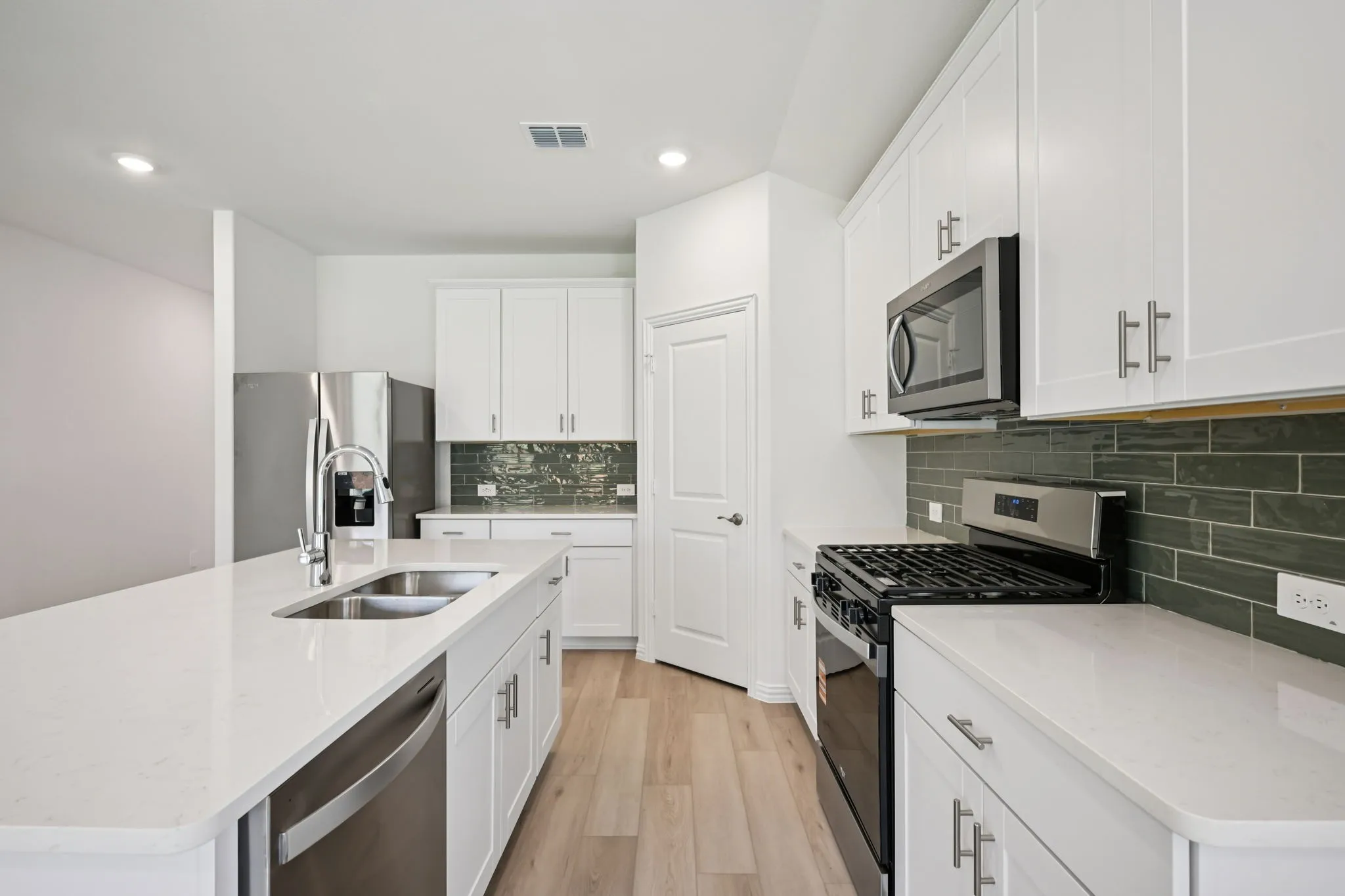 Photo is not of the actual home, but is an inspirational photo of builder’s model home and may depict options, furnishings, and/or decorator features that are not included.