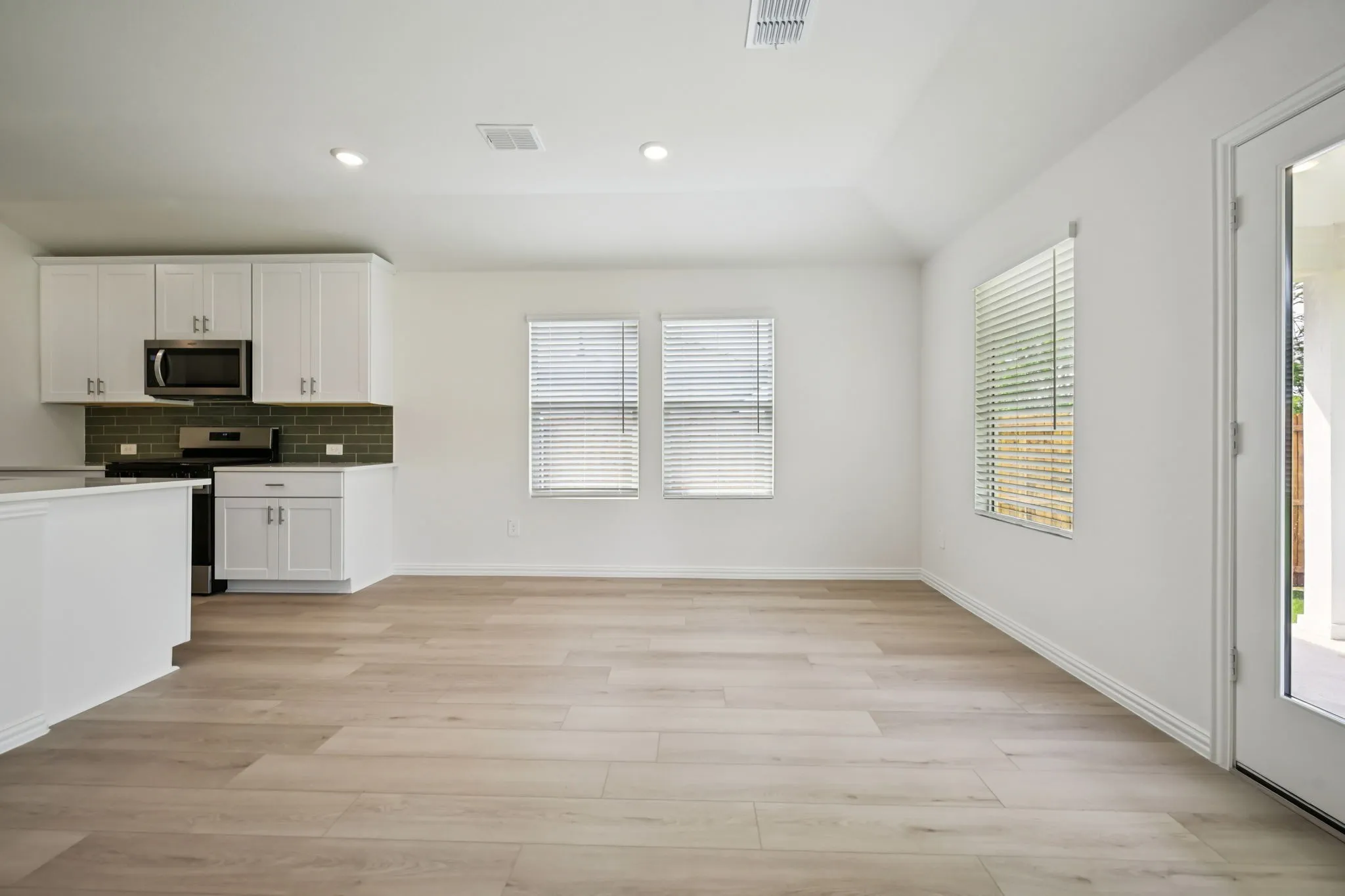 Photo is not of the actual home, but is an inspirational photo of builder’s model home and may depict options, furnishings, and/or decorator features that are not included.