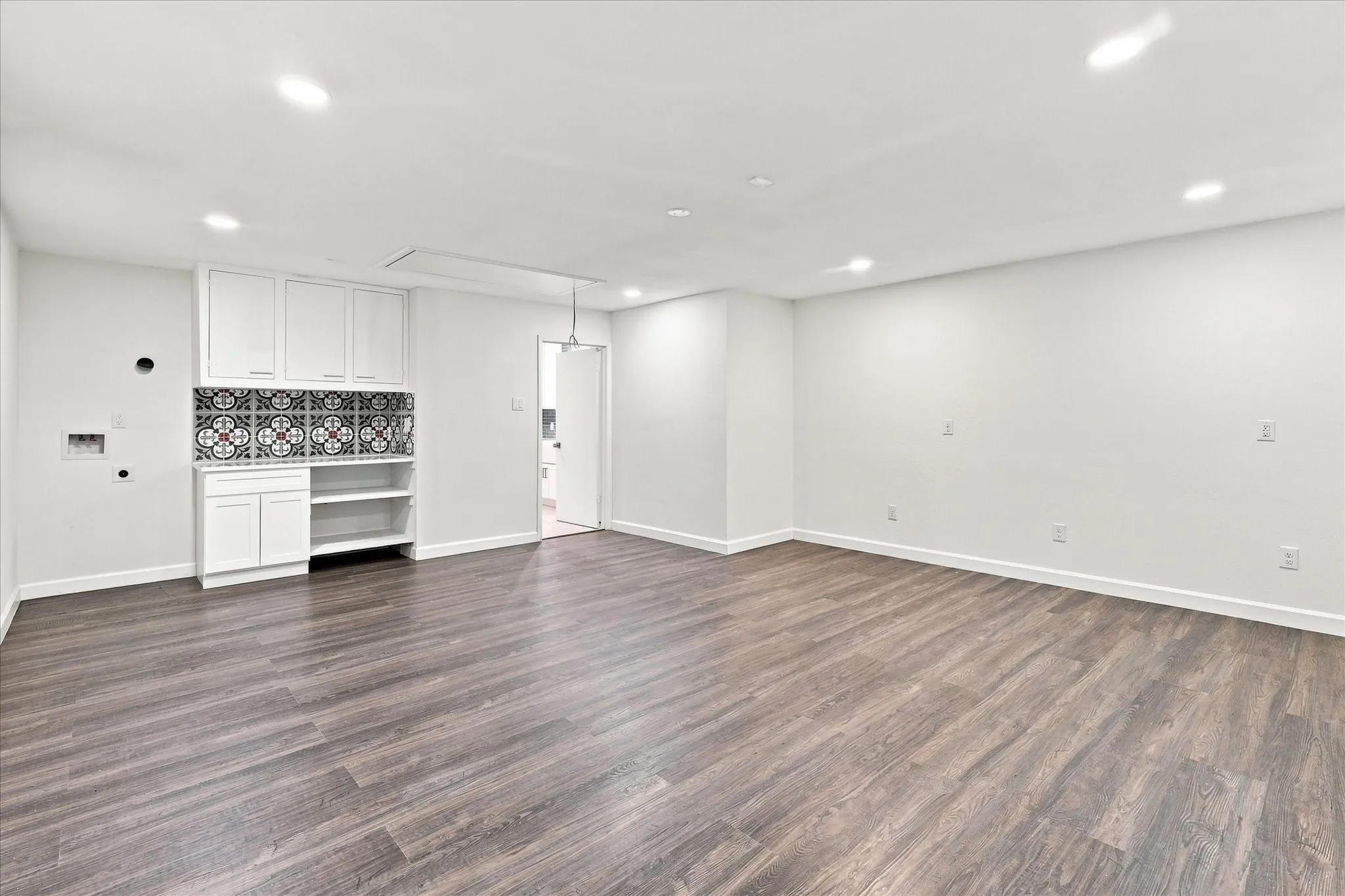 Single Family Residence For Sale in Denton County , 206 Hickory Lane, Hickory Creek, Texas 75065, 3 Bedroom, 2 Bathroom, Garage spaces, 1,794 Sqft, built in 1980, mls#21383621, Real Estate Agent in Hickory Creek, Homes For Sale in Denton county, Homes For Sale in Hickory Creek, Realtor in Hickory Creek Texas, Real Estate Brokerage Independent Realty Texas, Luminita Cordes Realtor